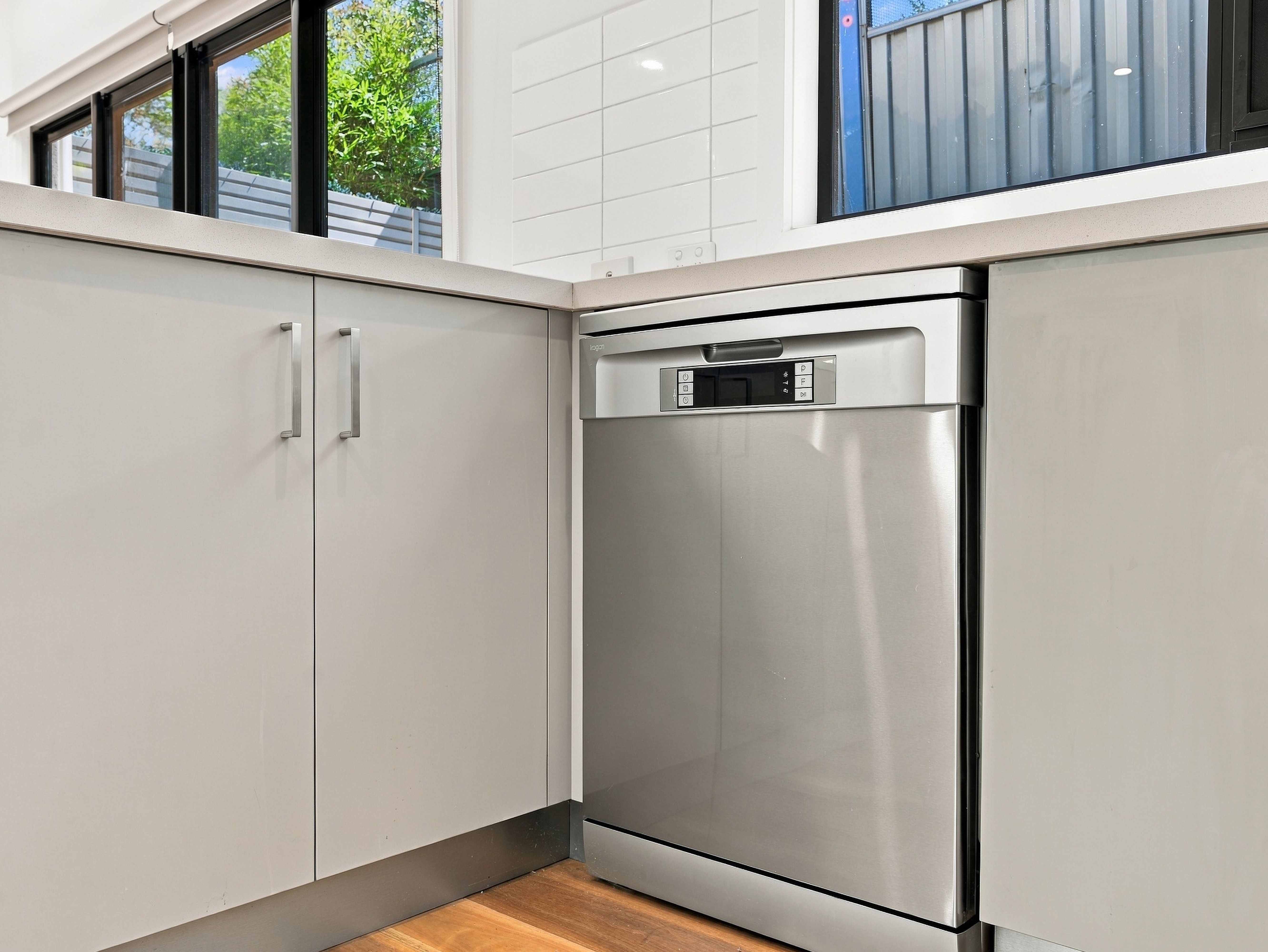 3/9 Watergum Court — photo 7 of 20