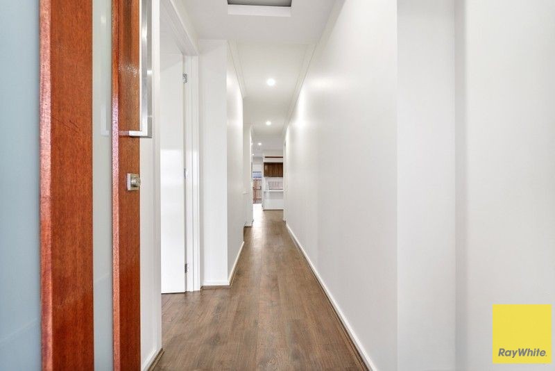 82 Exploration Avenue, Werribee, VIC 3030