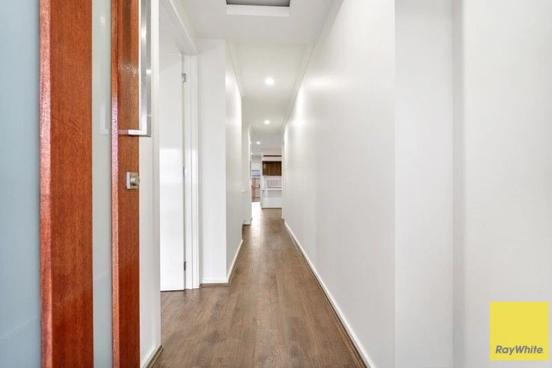 82 Exploration Avenue, Werribee, VIC 3030
