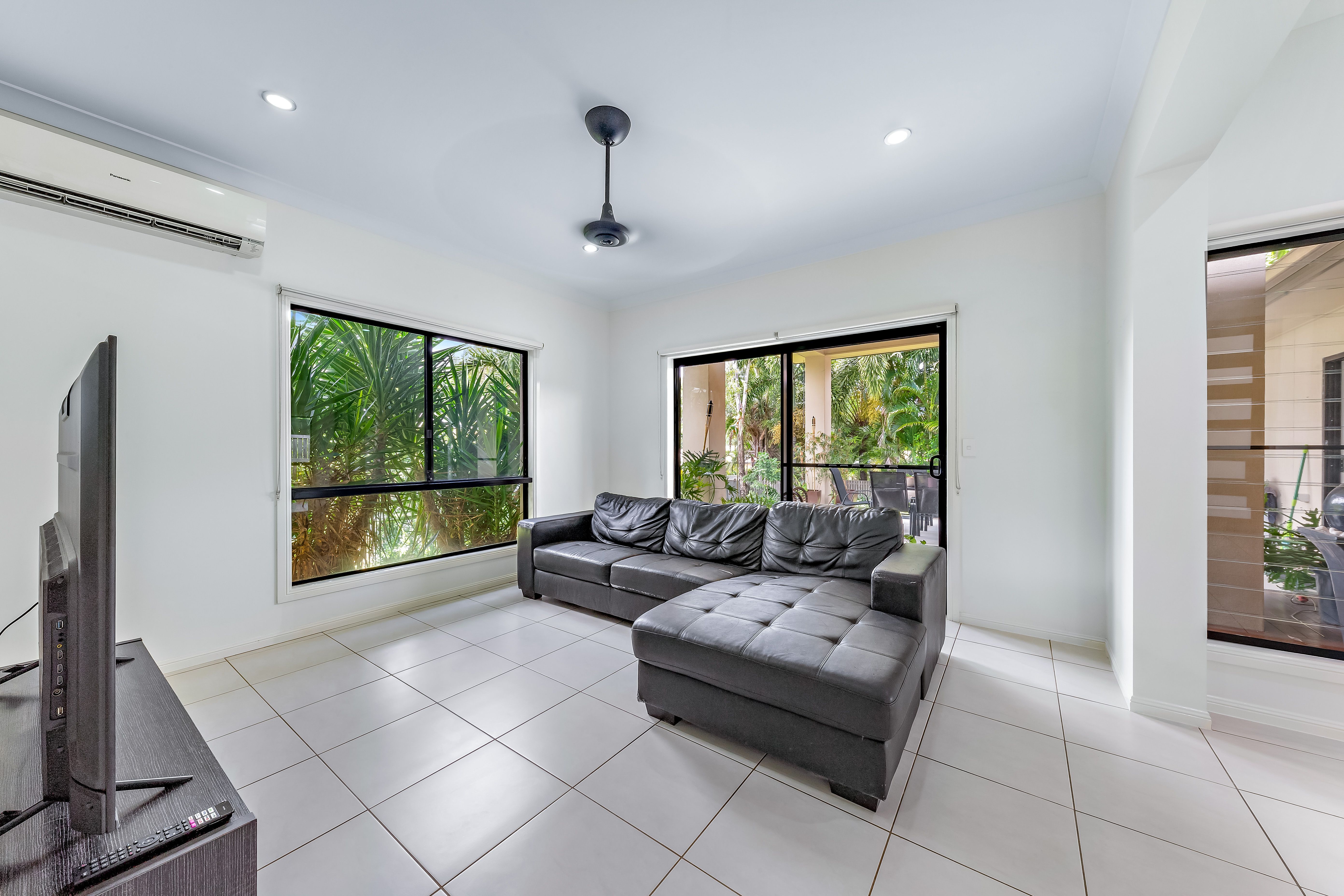 15 Armada Crescent — photo 3 of 14
