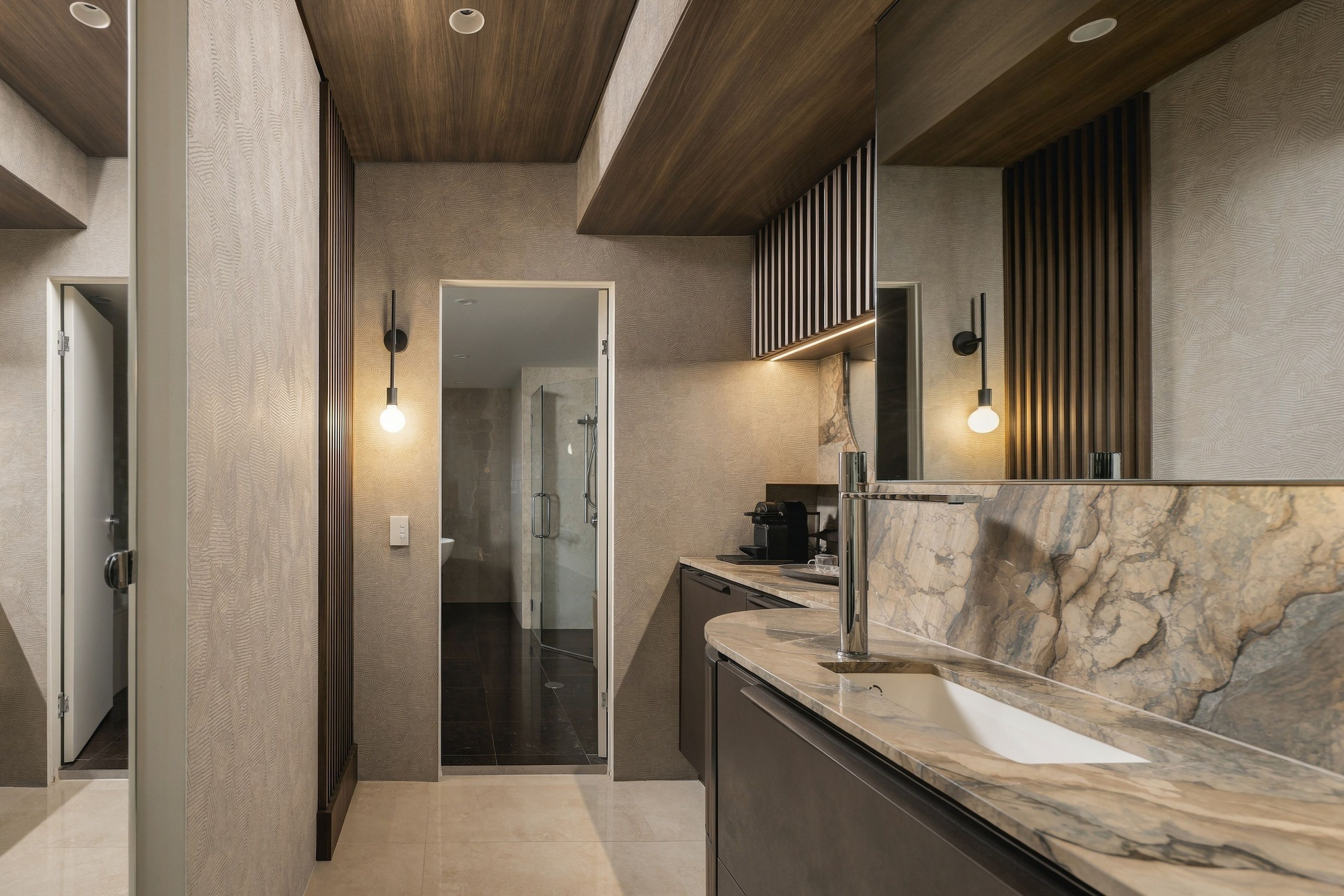 6/455 Adelaide Street — photo 18 of 23