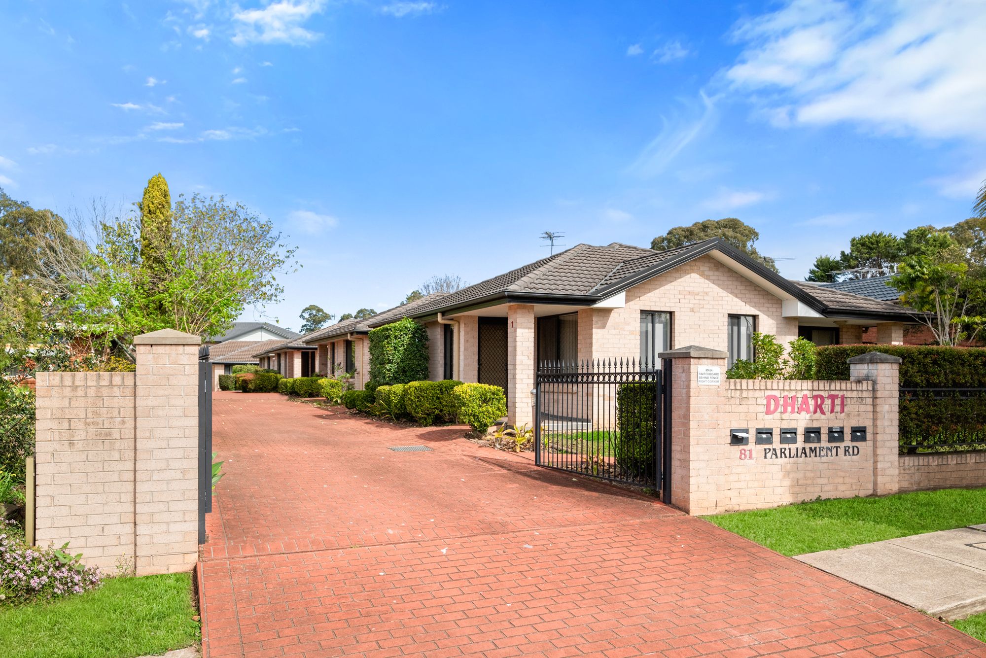 81 Parliament Road, Macquarie Fields NSW 2564