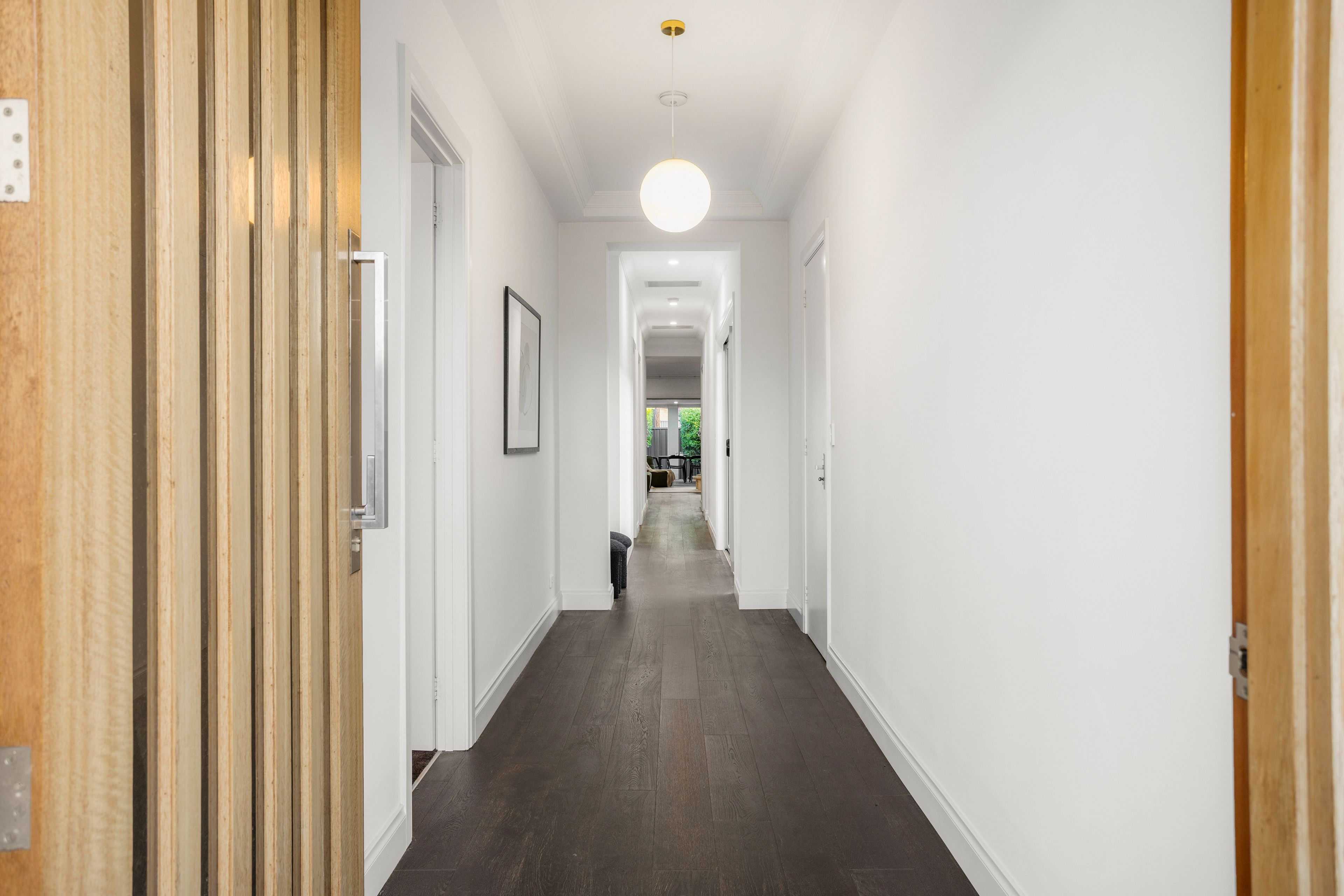 6 Minns Street West — photo 3 of 24