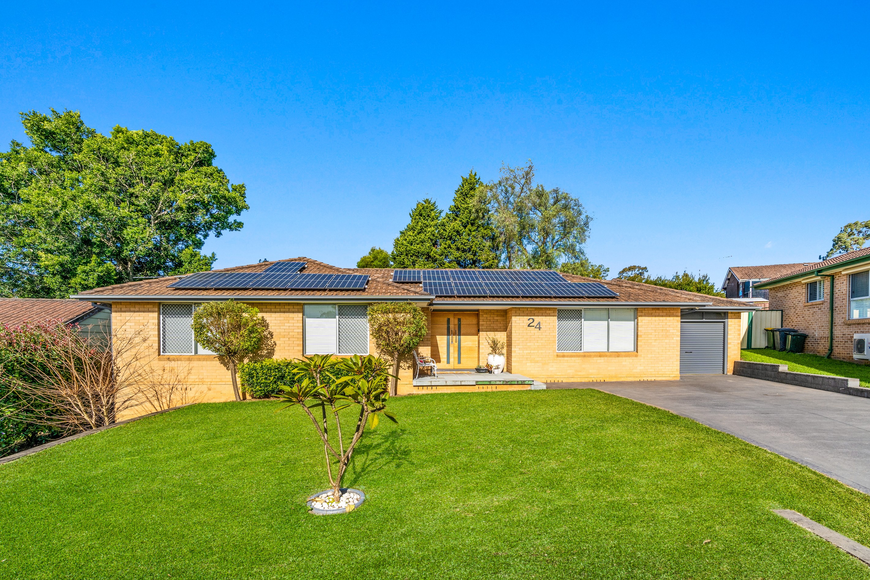 24 Elgata Crescent, Bradbury, NSW 2560
