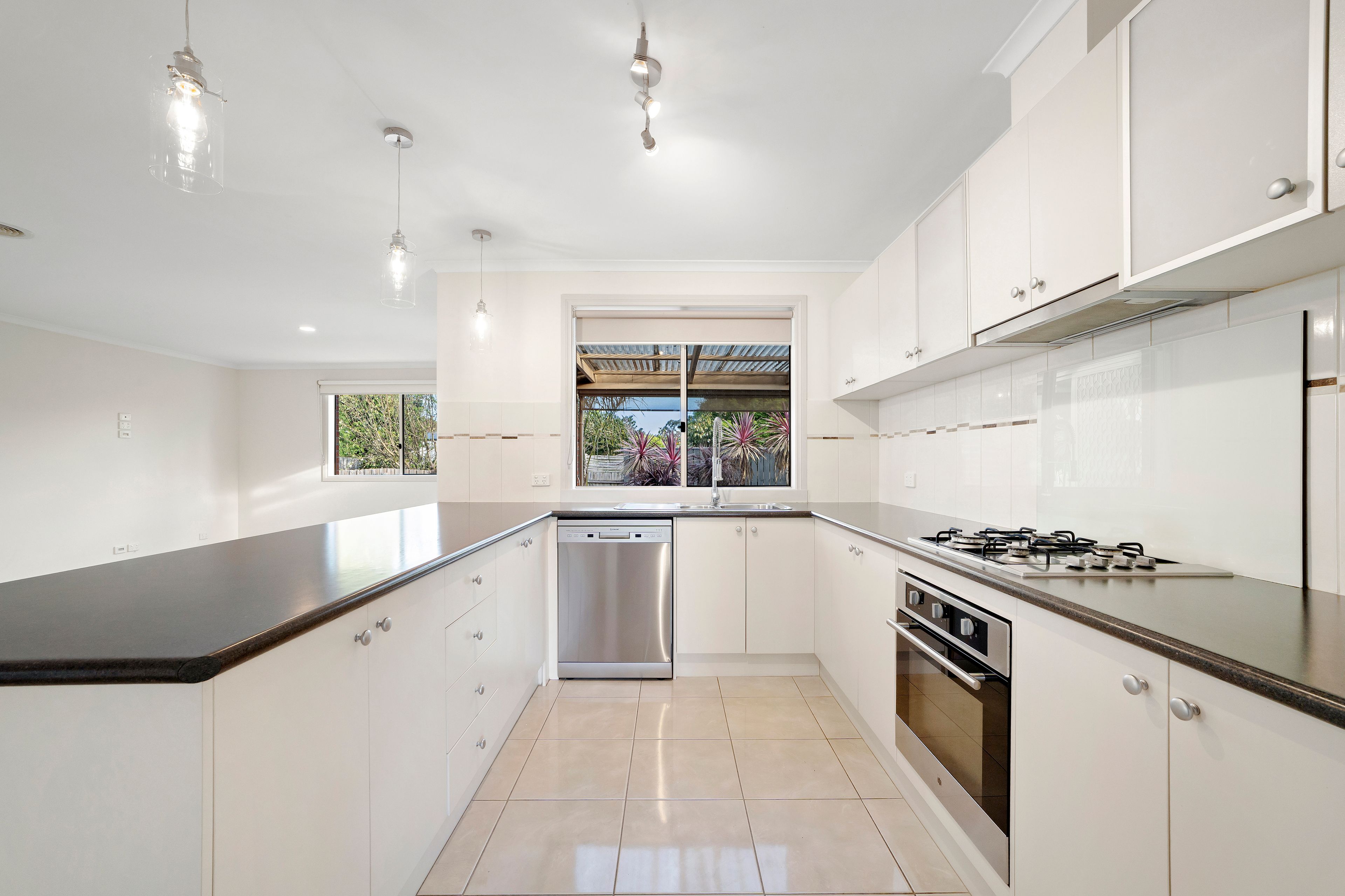 8a Pearce Street — photo 3 of 24