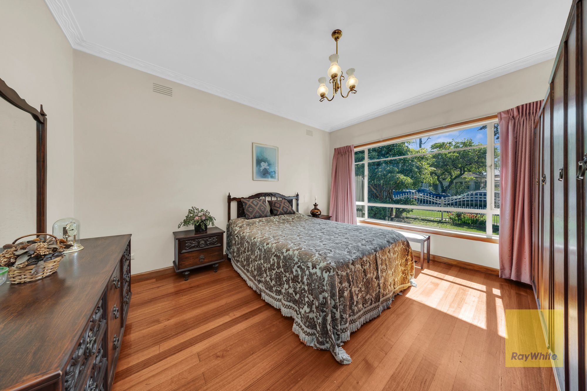 23 Elizabeth Street — photo 11 of 20