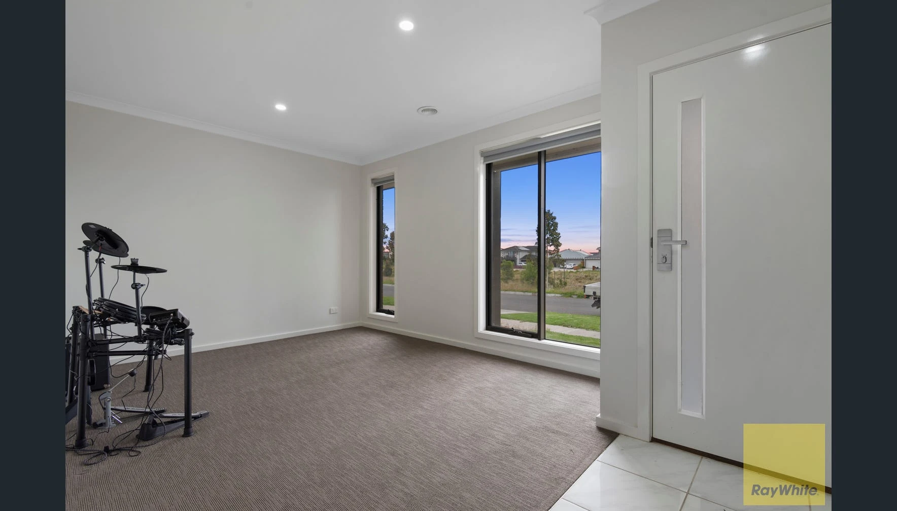 34 Montgomery Drive, Truganina, VIC 3029
