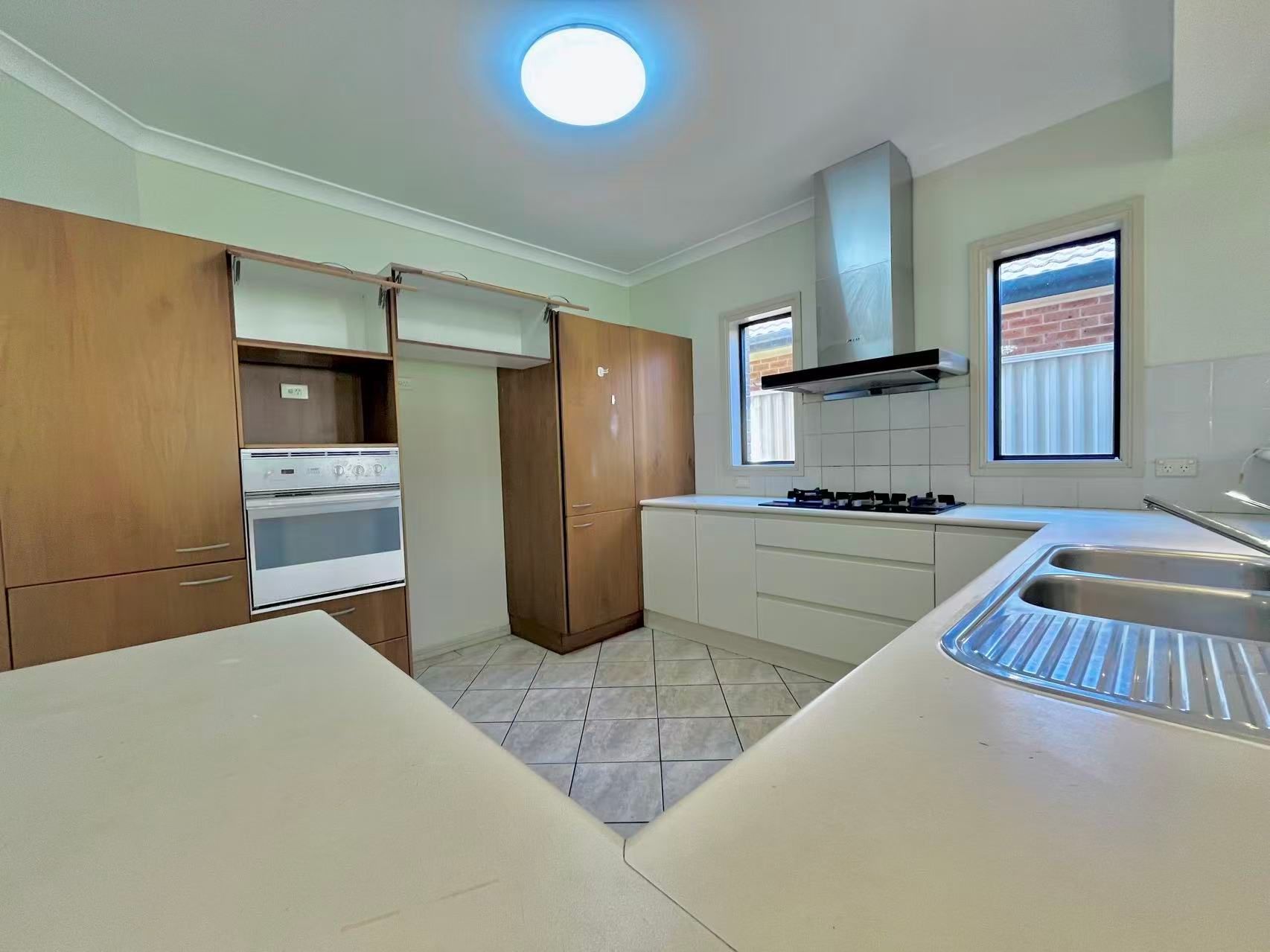 144 Shaftsbury Road — photo 3 of 9