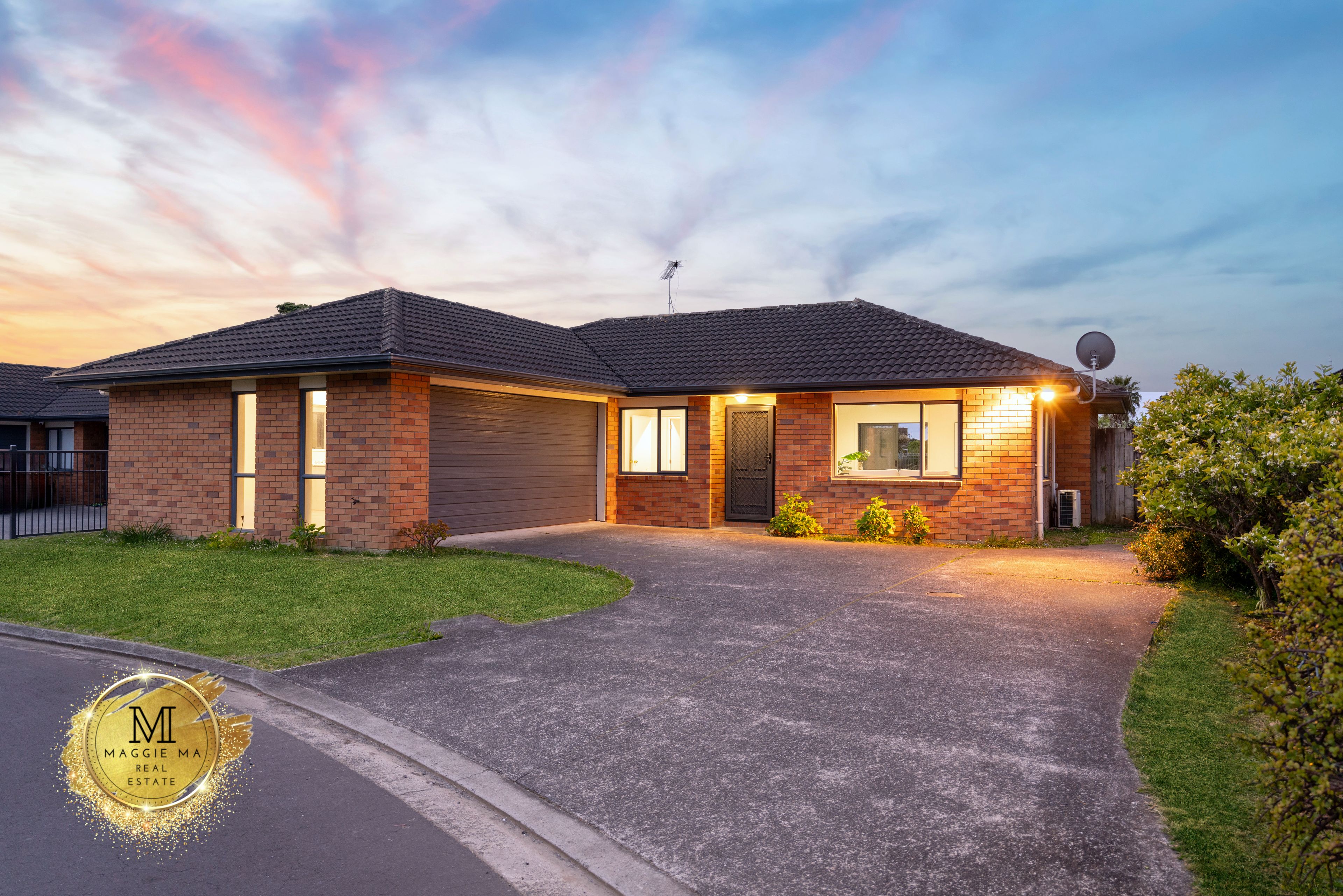 10 Gerona Crescent, Hill Park, Manukau City