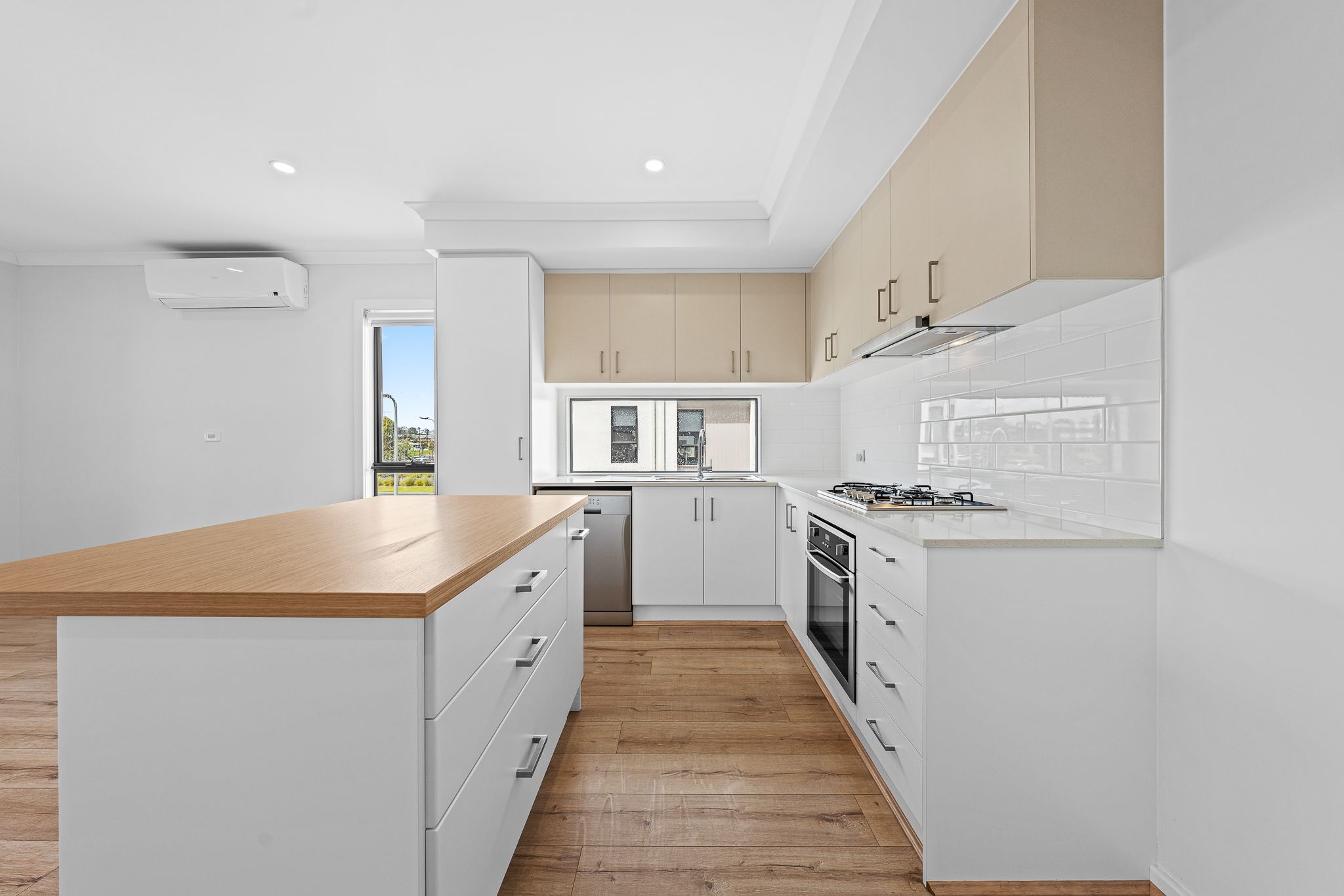24 Lumeah Drive, Cranbourne West, VIC 3977