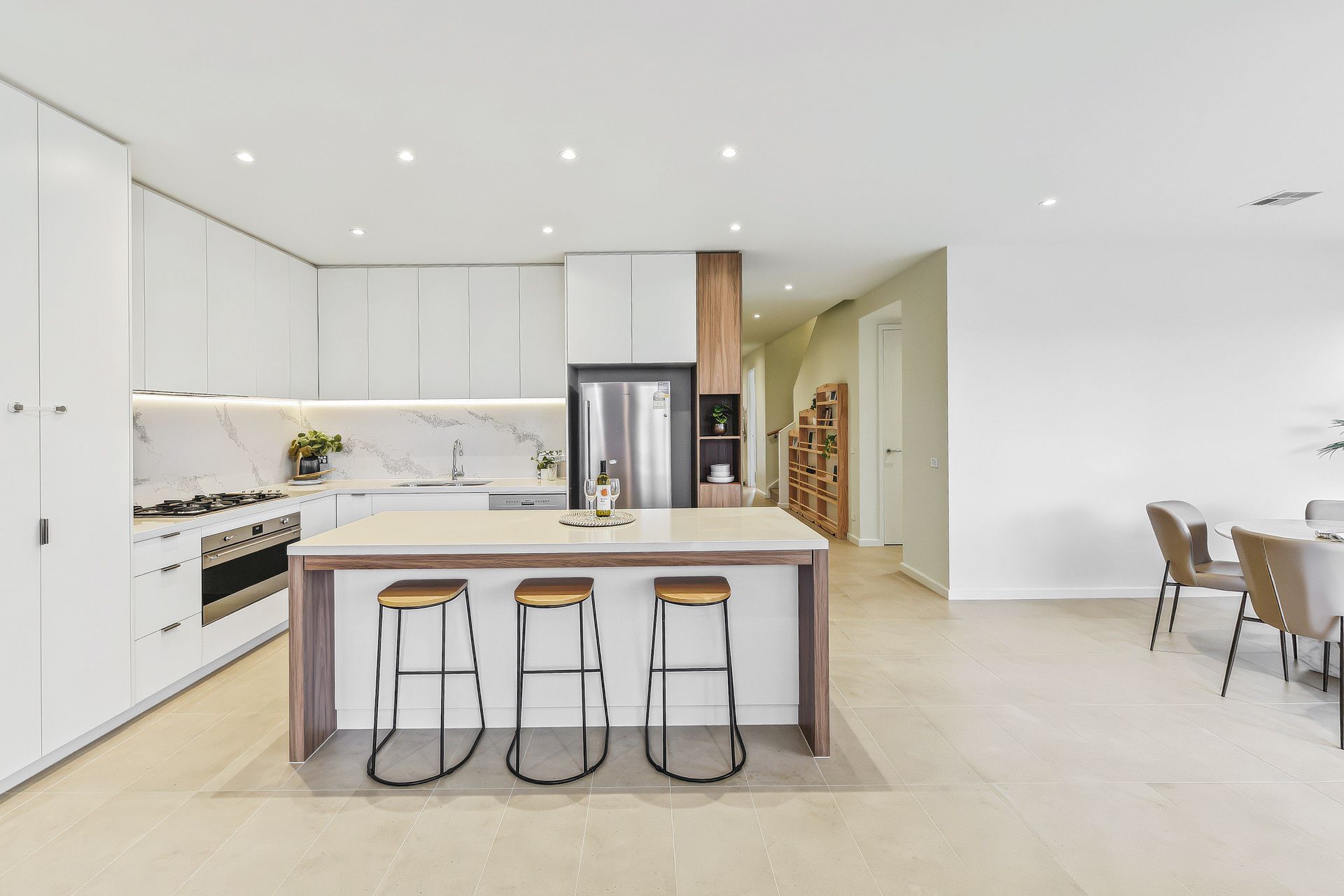 51 Lords Avenue — photo 4 of 17