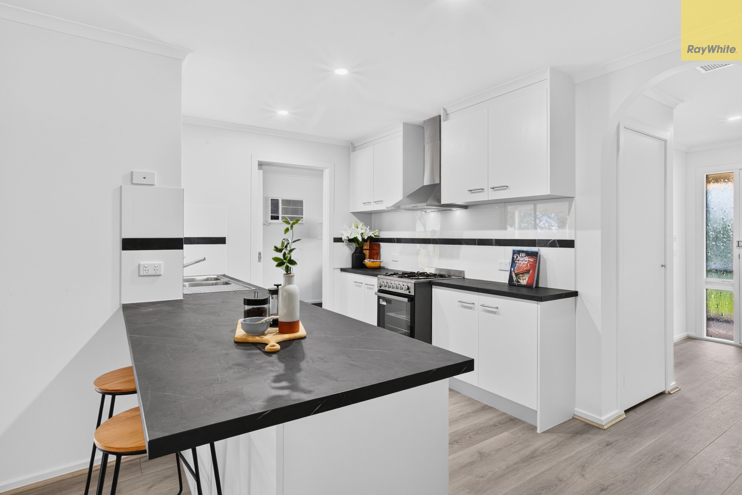 46 Grey Street — photo 3 of 20