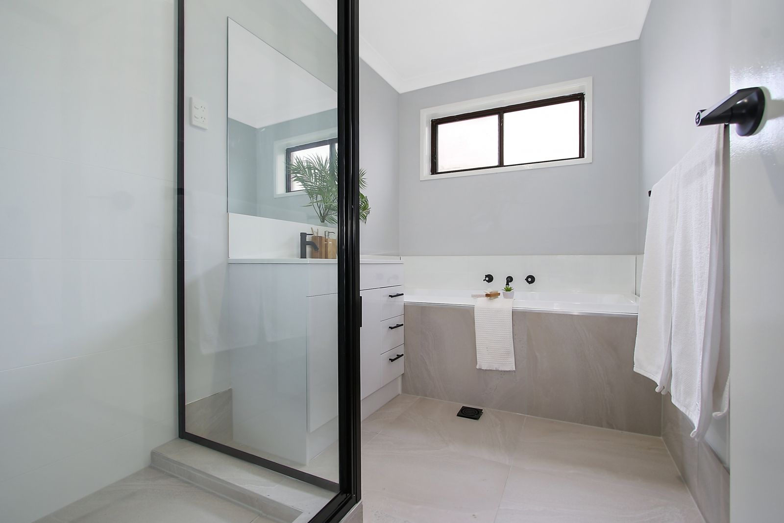 46 McMaster Avenue, Lavington NSW 2641