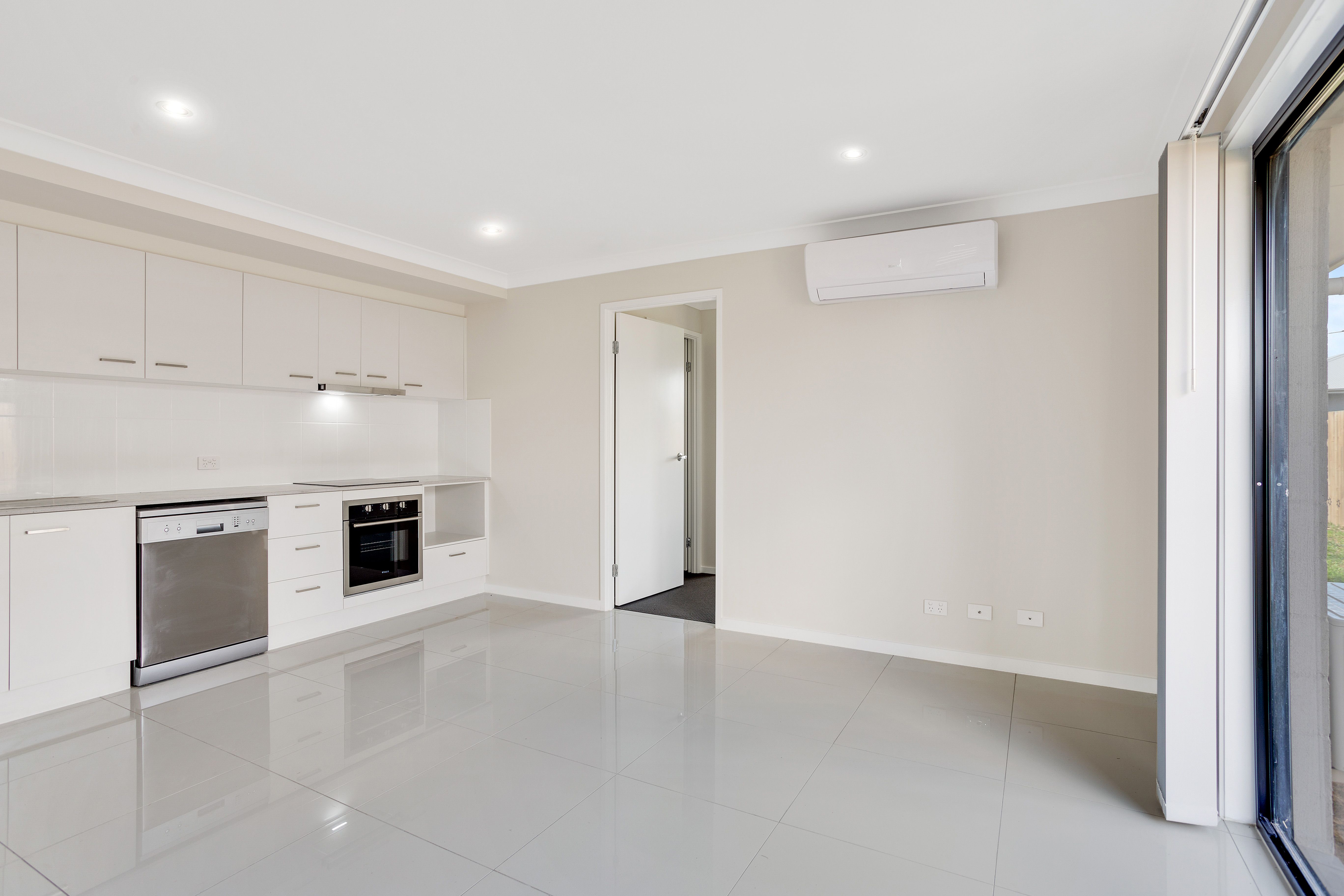 2/16 Karto Street, Cambooya, QLD 4358