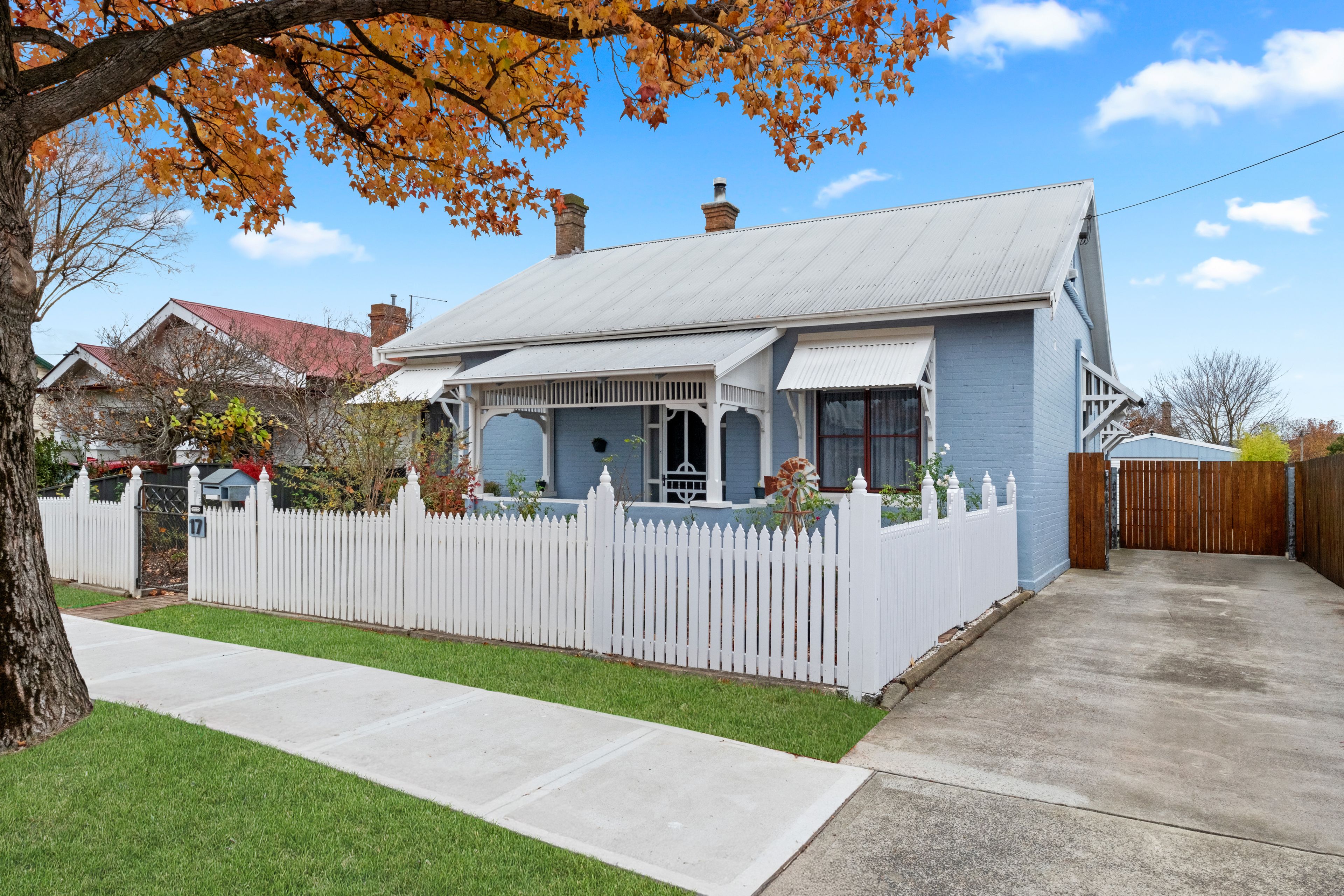 17 Park Street — photo from Ray White Goulburn
