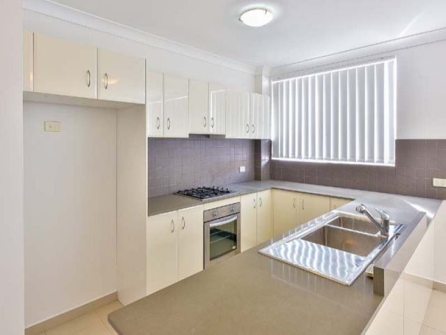 27/41 Woodhouse Drive, Ambarvale, NSW 2560