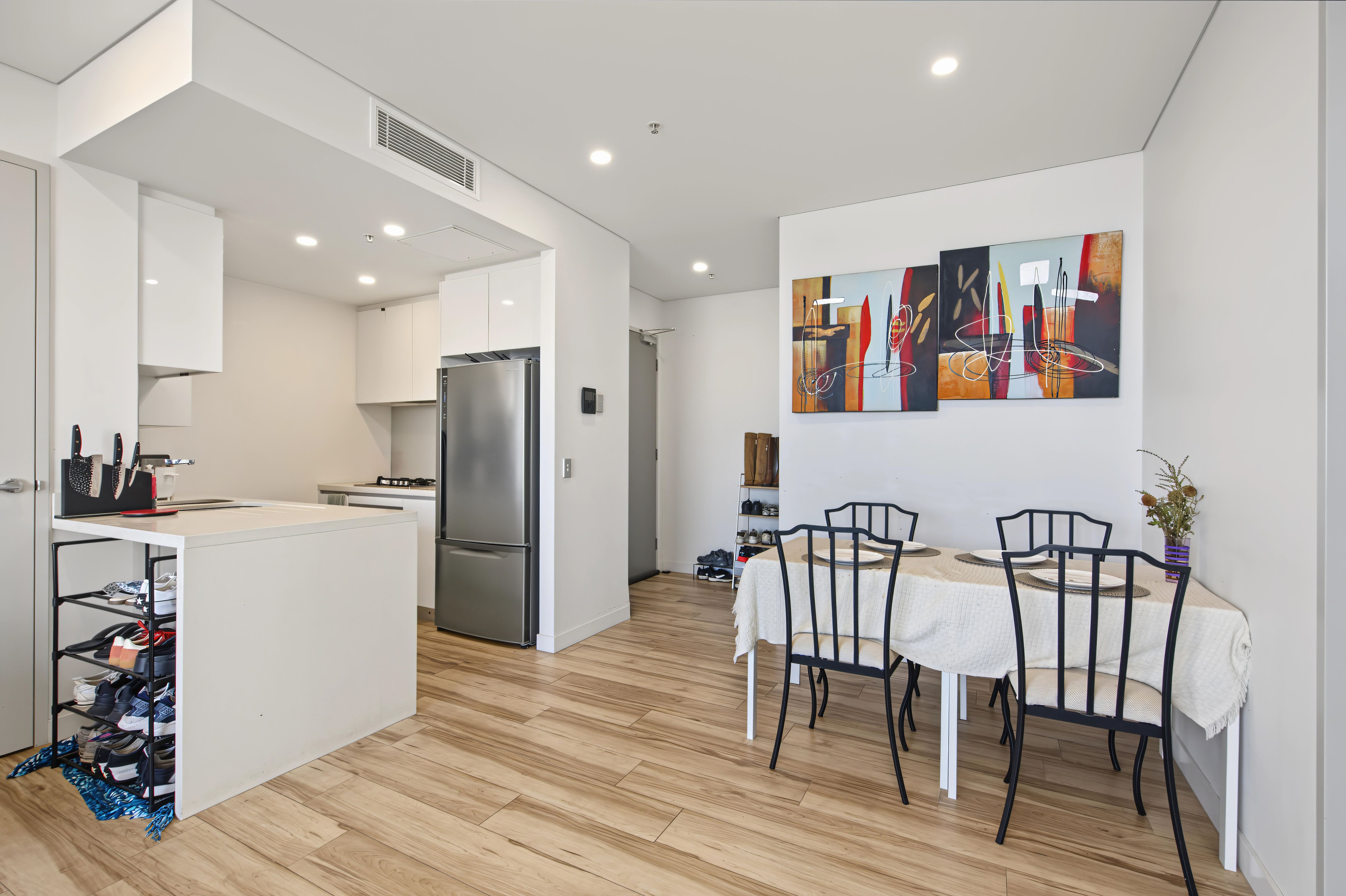 1004/2 Como Crescent — photo 4 of 14