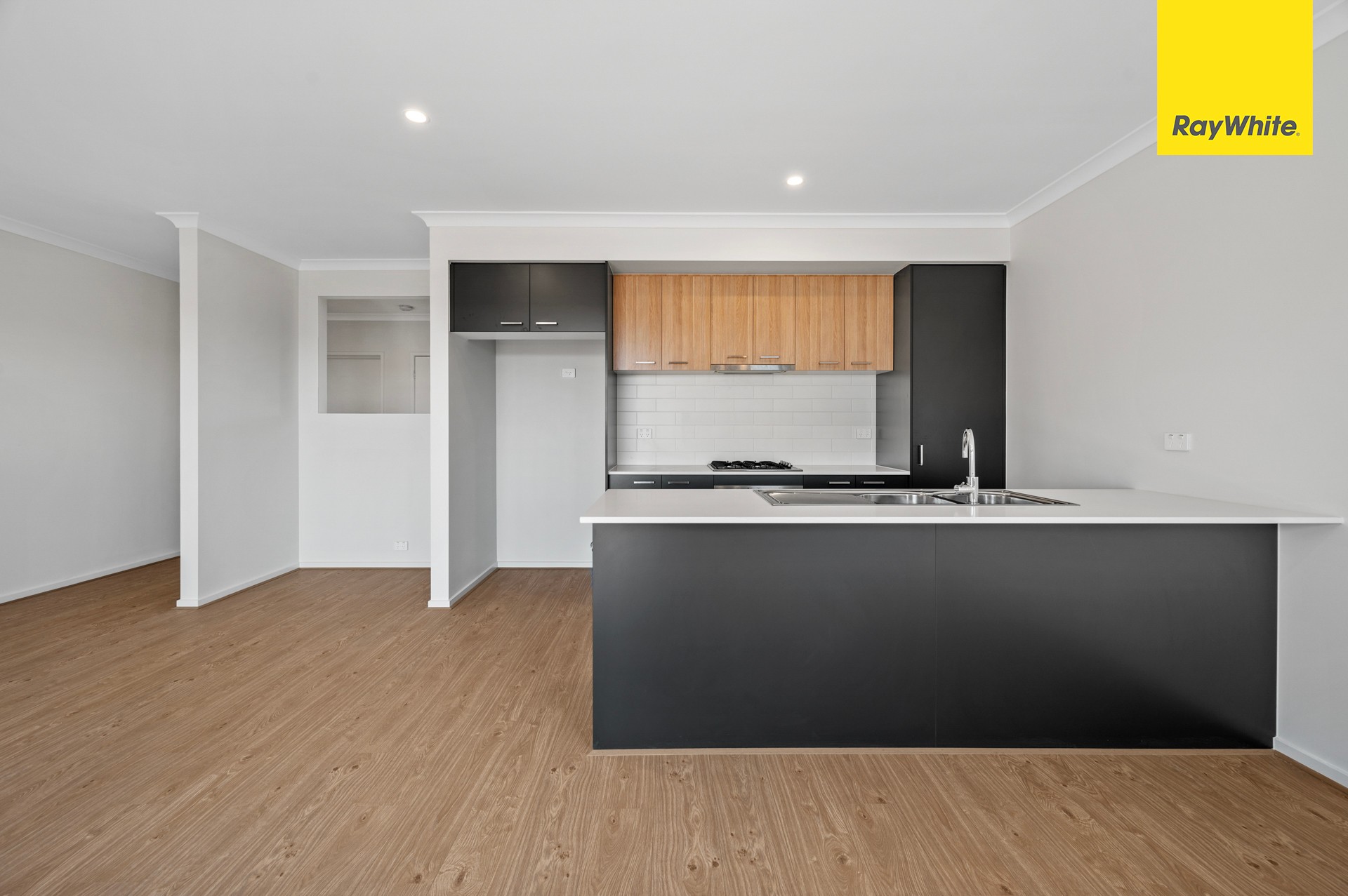 72 Baxterpark Drive, THORNHILL PARK, VIC 3335