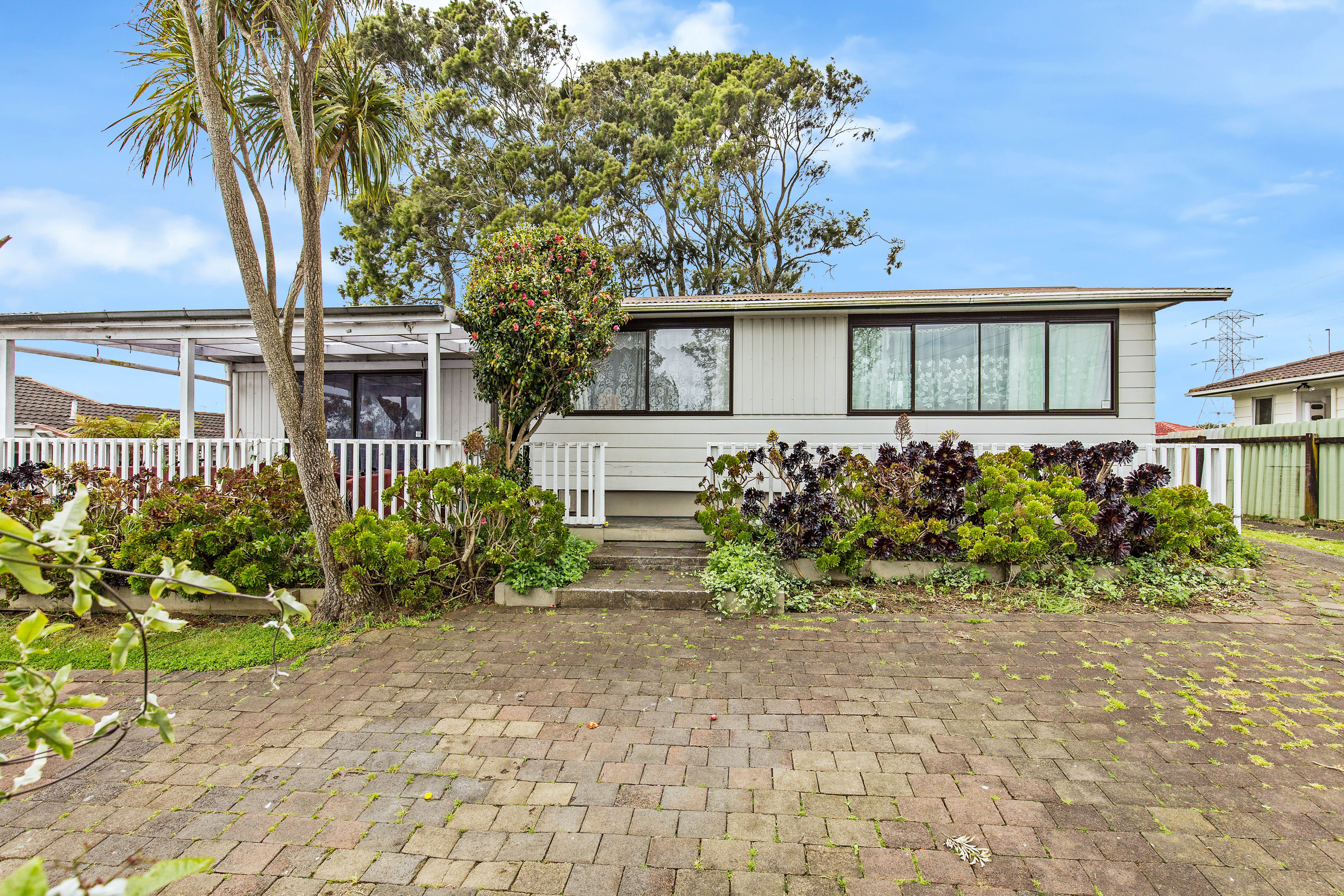 77 Wickman Way, Mangere, Manukau City