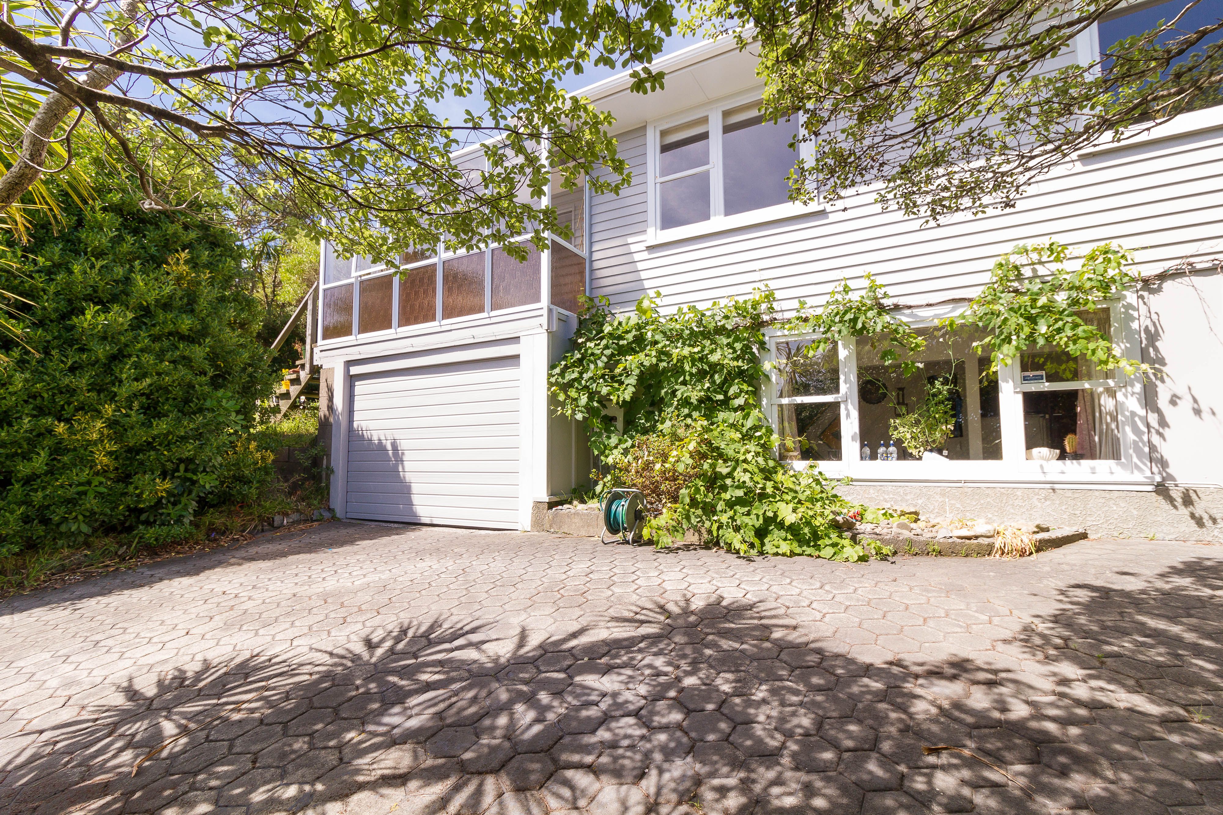 6 Honeysuckle Grove, Maungaraki, Lower Hutt City