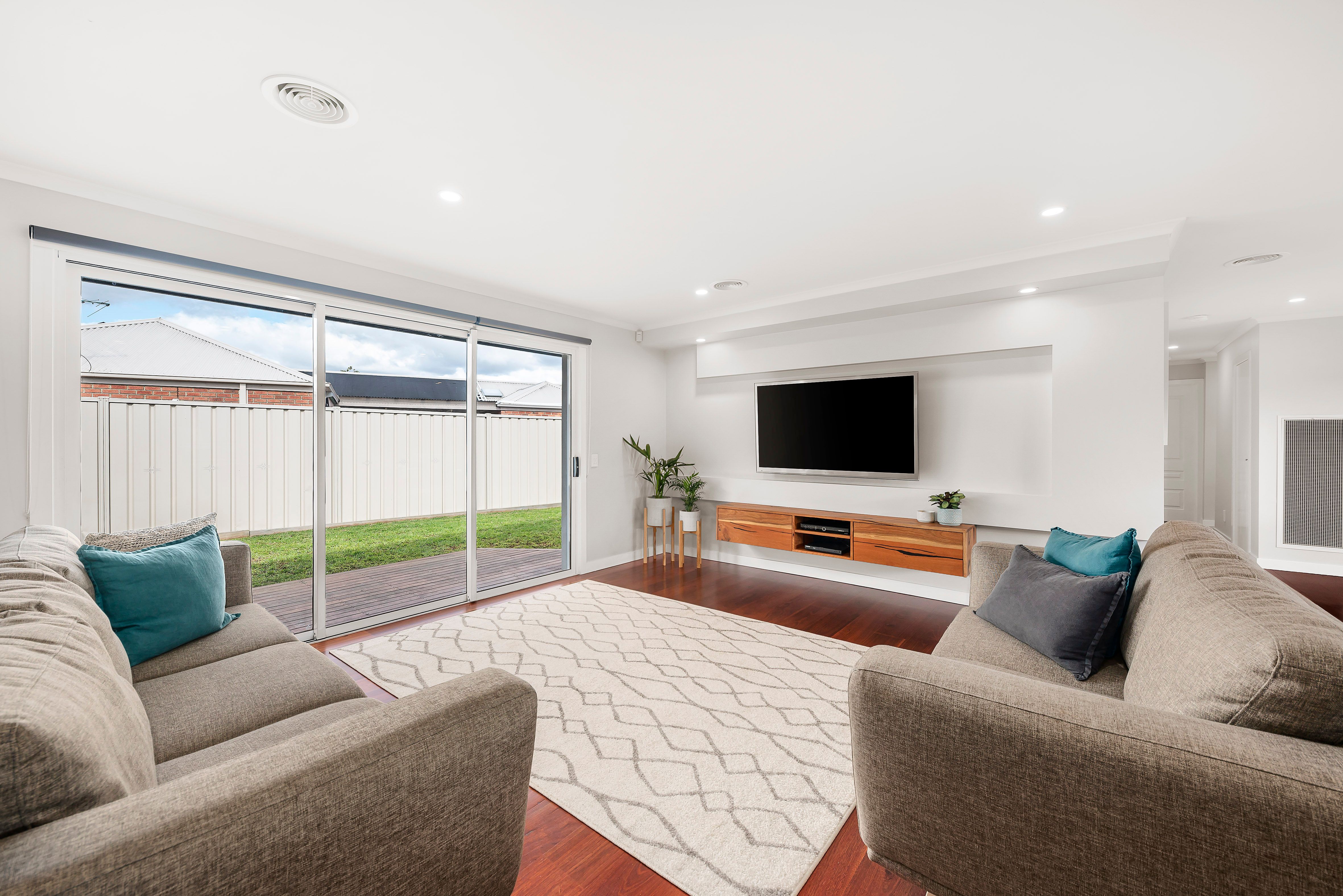 28 Taldra Drive, Ferntree Gully, VIC 3156