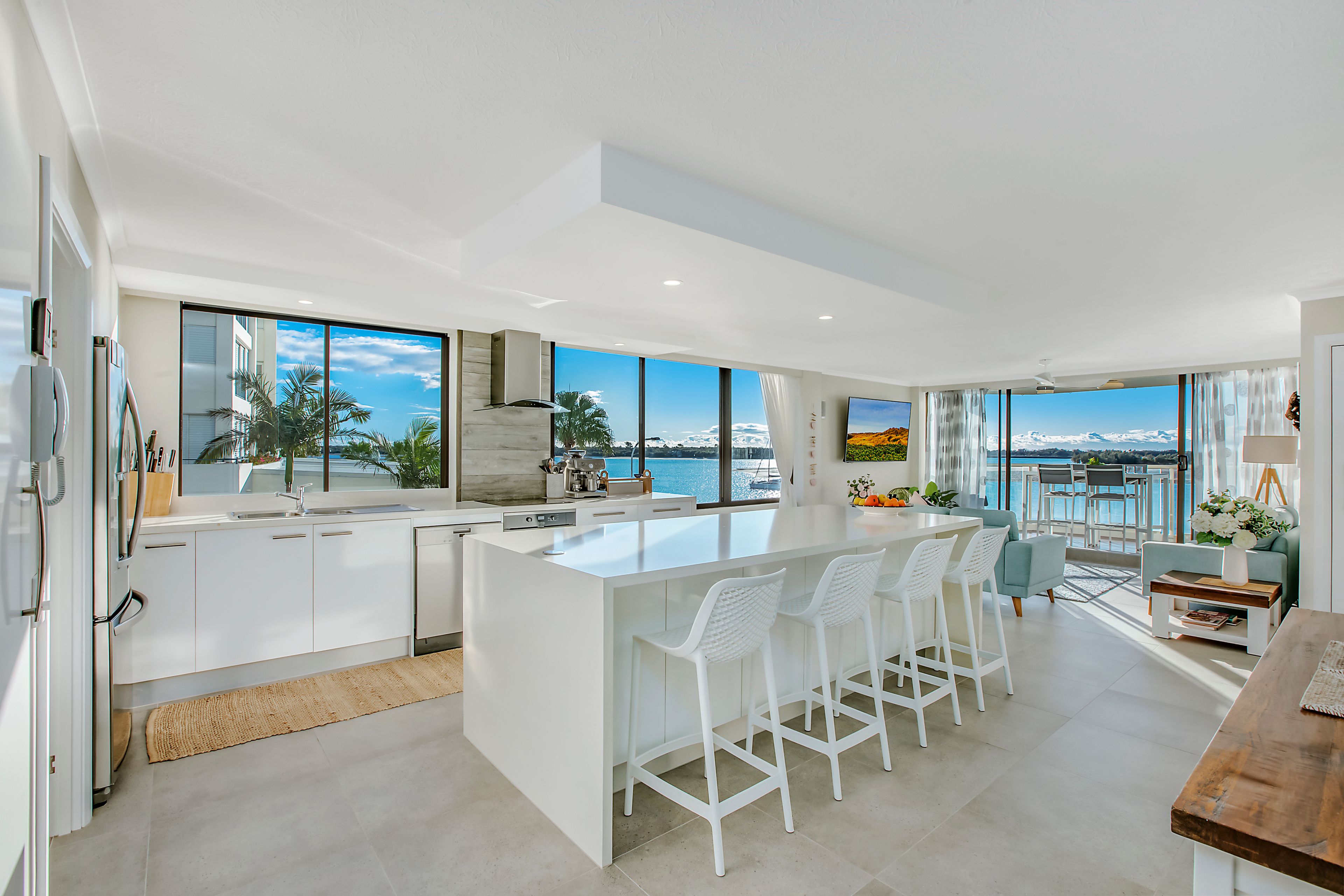 318 Marine Parade, Labrador QLD 4215