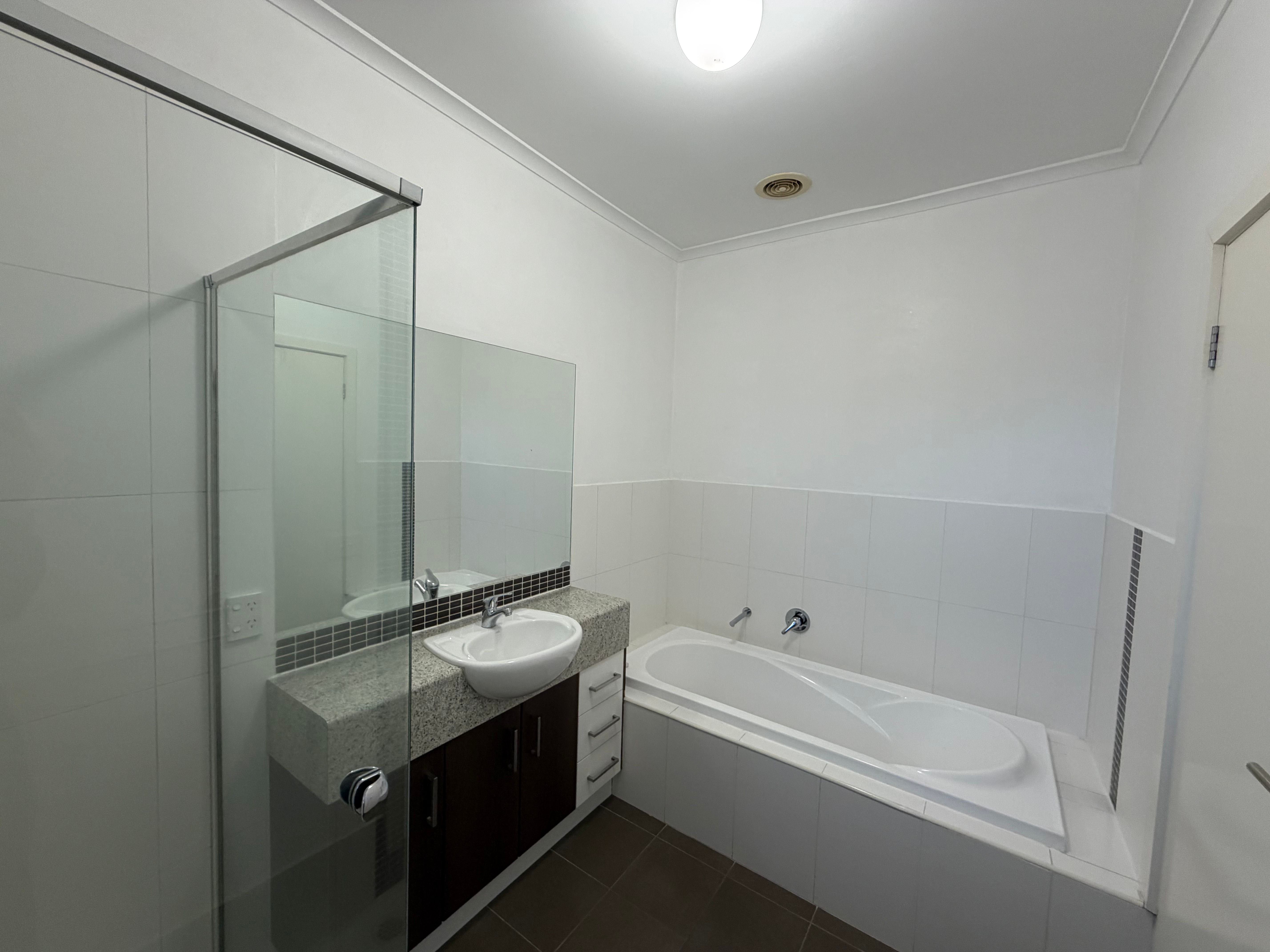 13 Kimbarra Street — photo 6 of 10