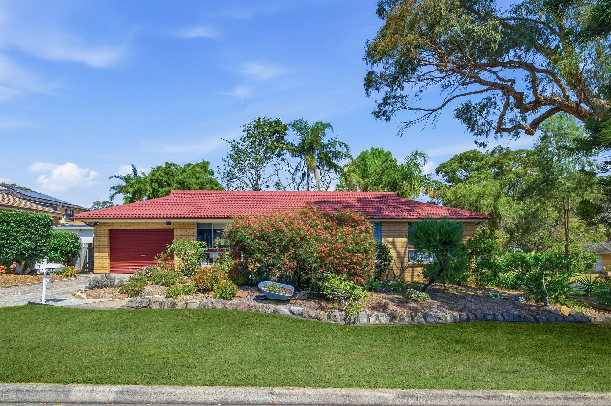5 Bennelong Street — photo 2 of 11