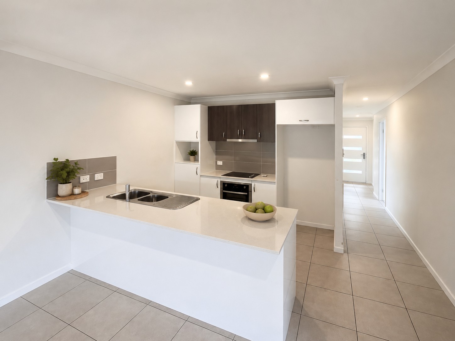 1/16 Canopus Court, Kingston, QLD 4114