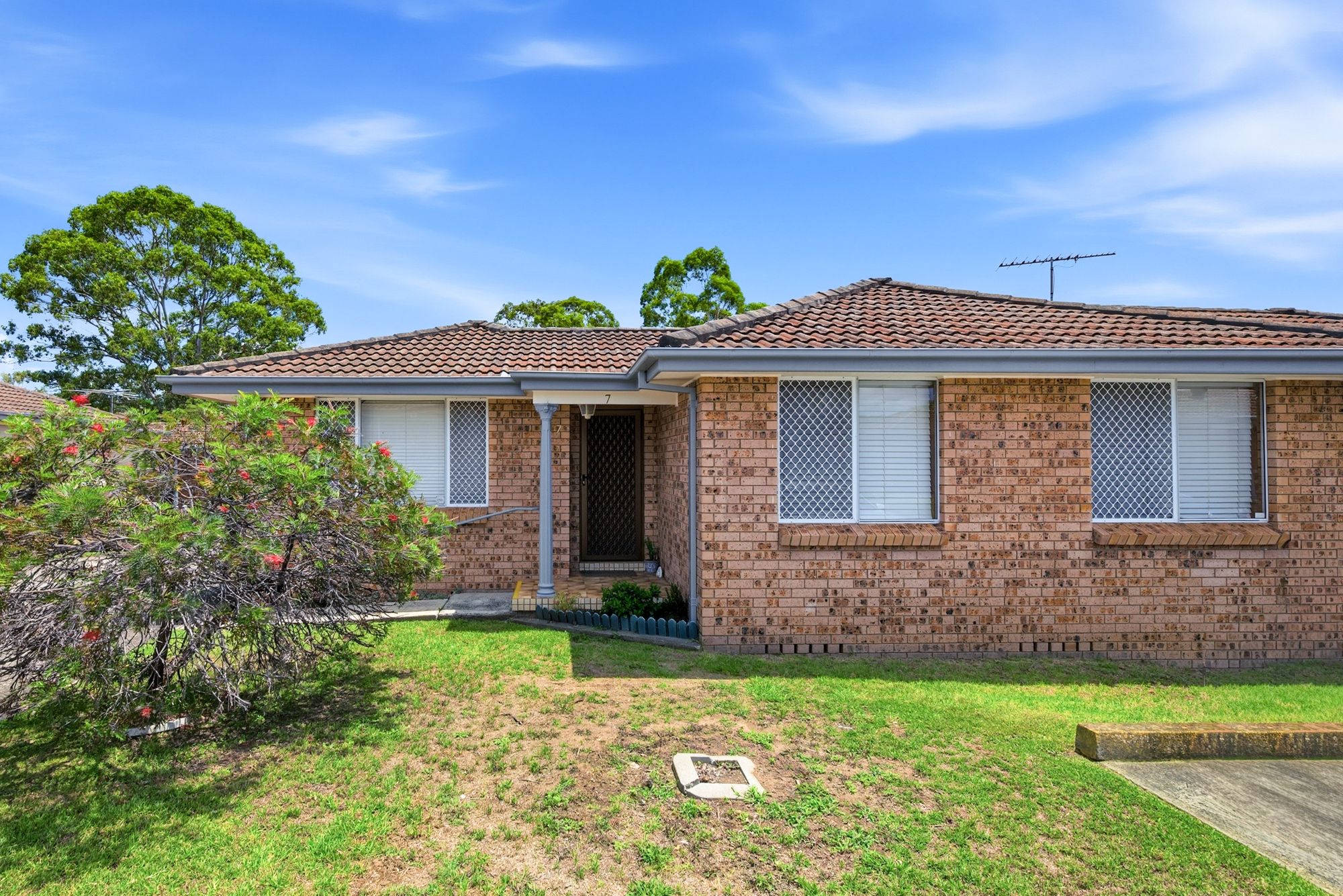 10 Bensley Road, Macquarie Fields NSW 2564