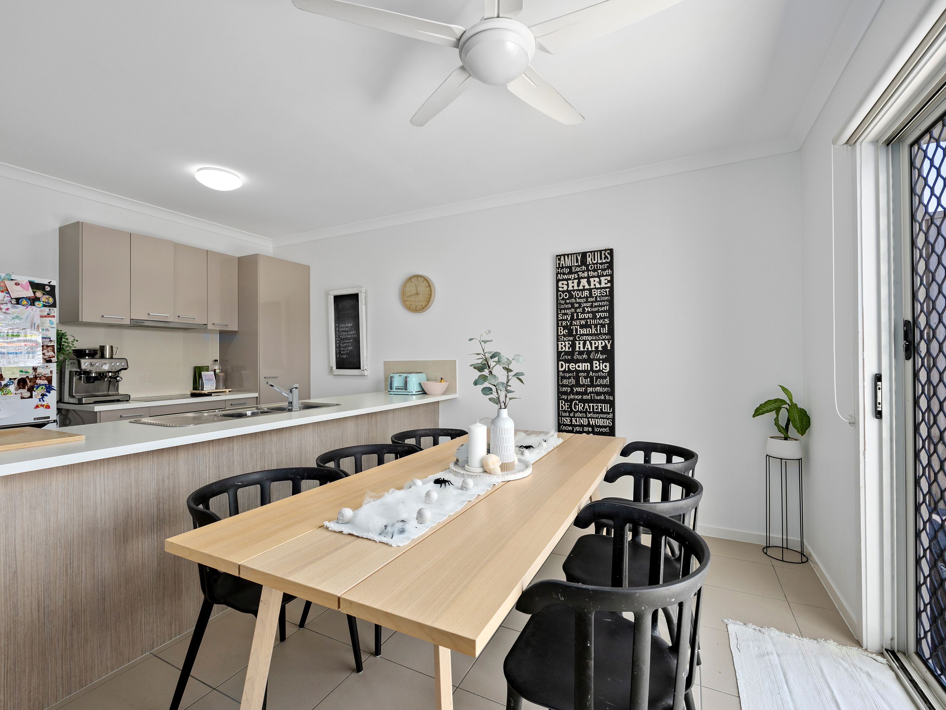 6 Napier Circuit, Silkstone, QLD 4304