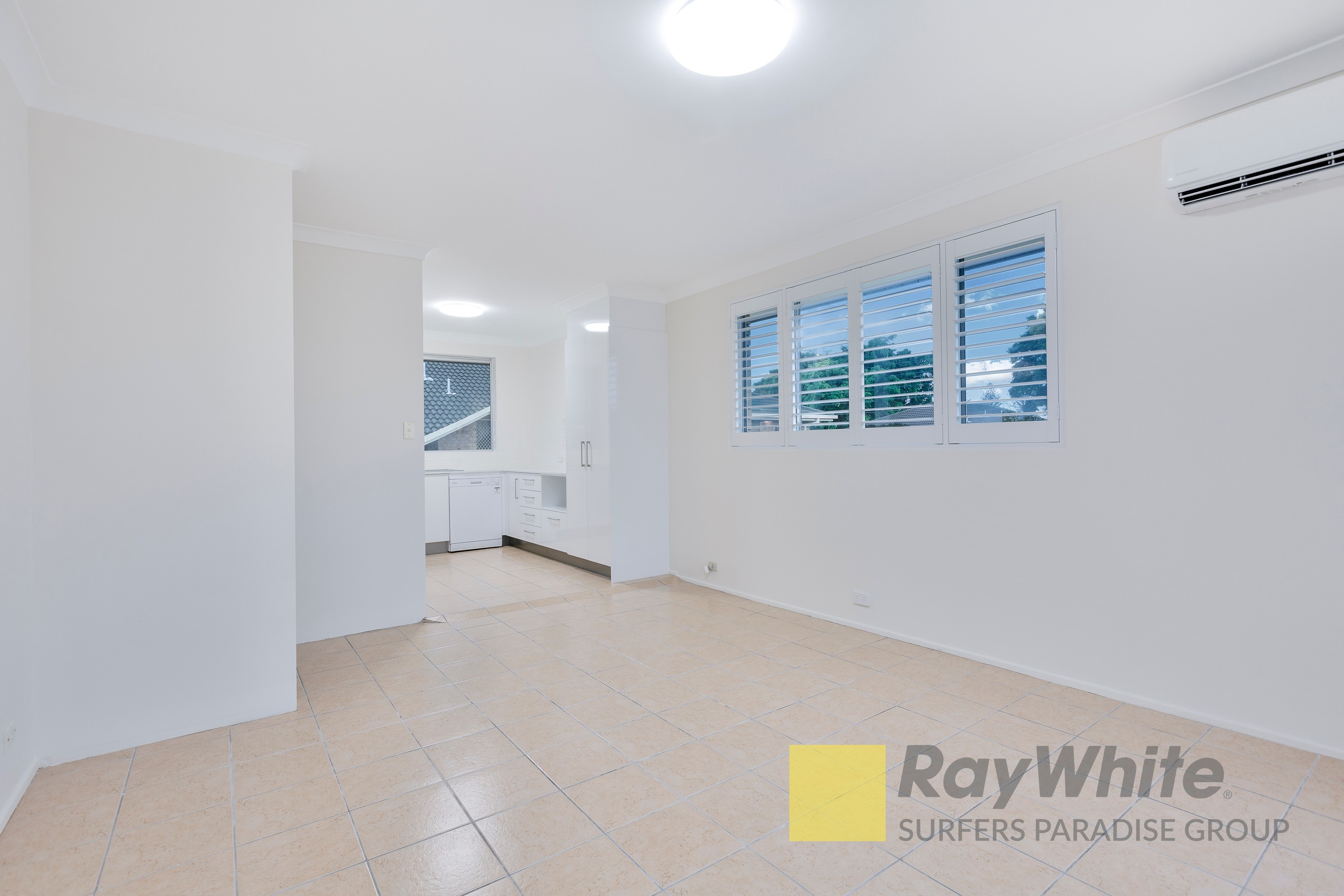 2/21 Robert Street, Labrador, QLD 4215