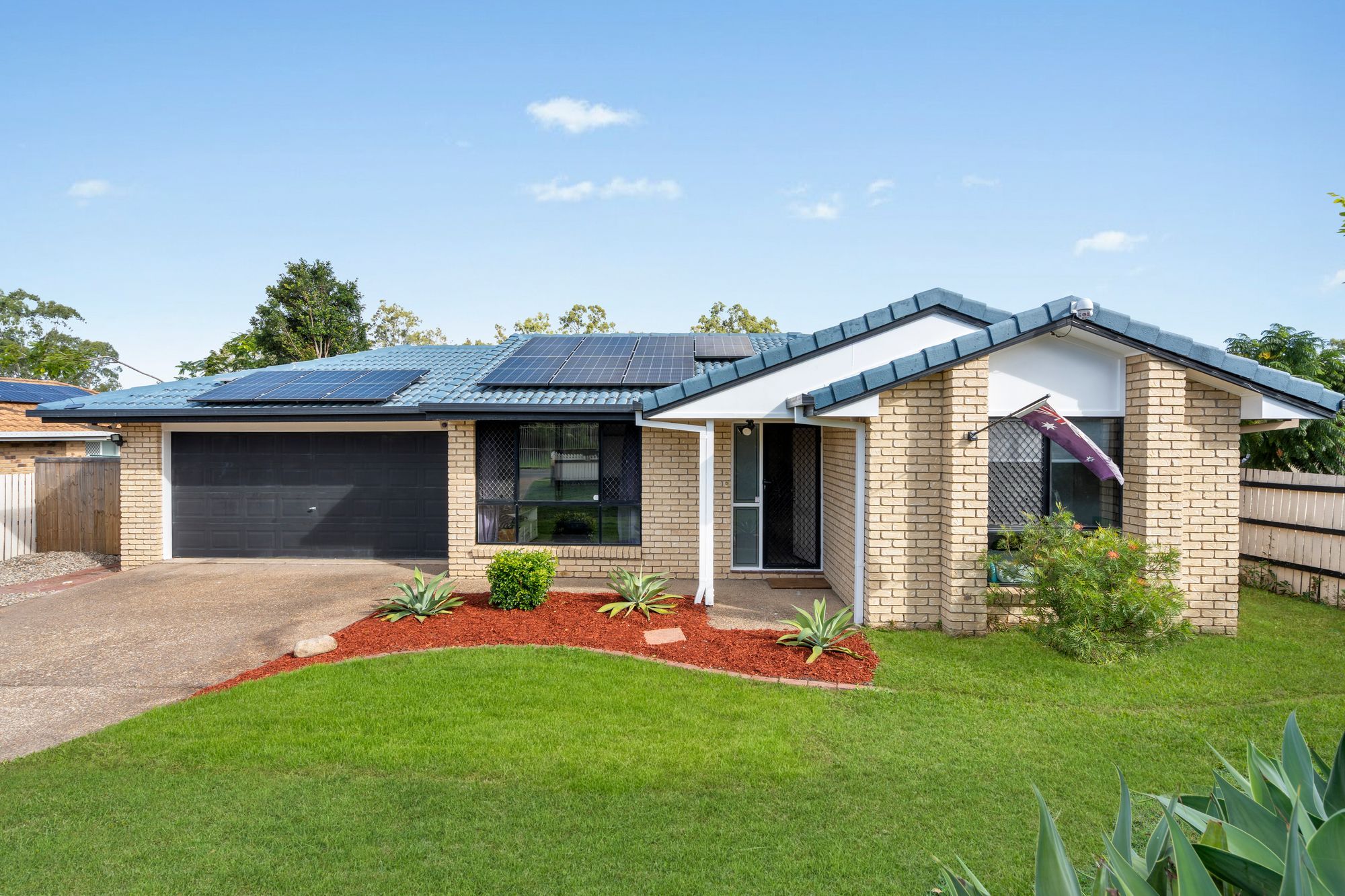 4 Riseborough Crescent, Crestmead, QLD 4132
