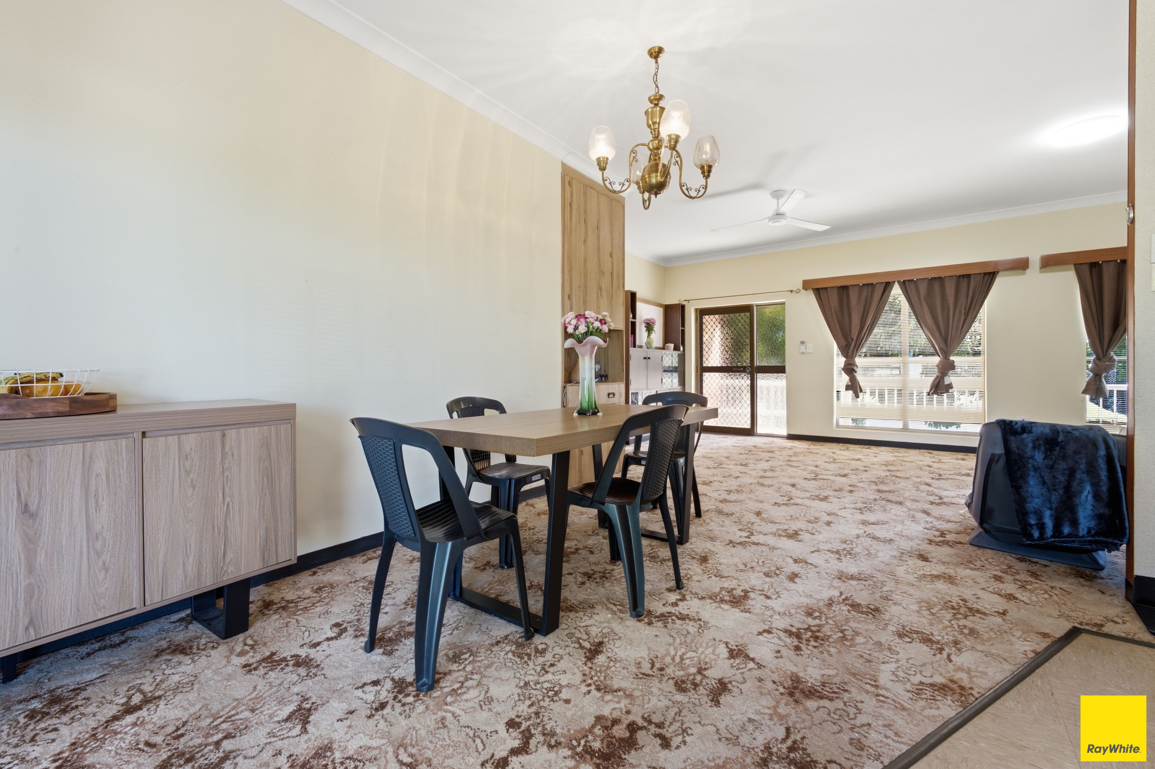 6 Grampian Close — photo 7 of 17