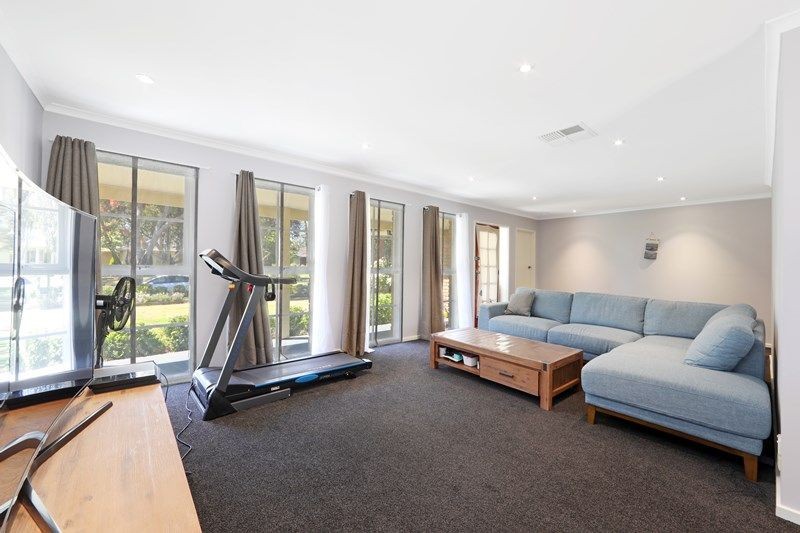 69 King Parade, Knoxfield, VIC 3180