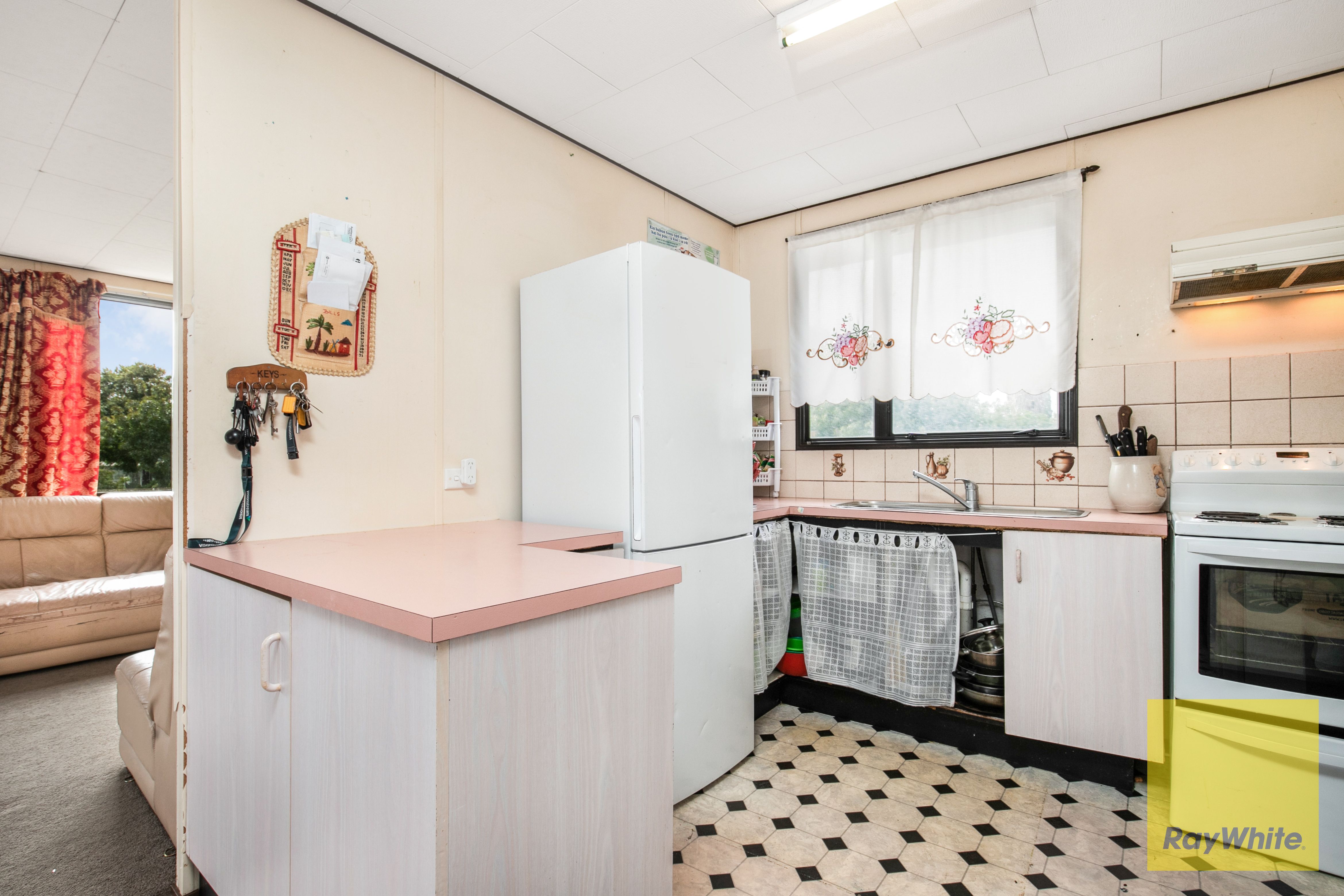 3/8 Barneys Farm Road, Clendon Park, Manukau City