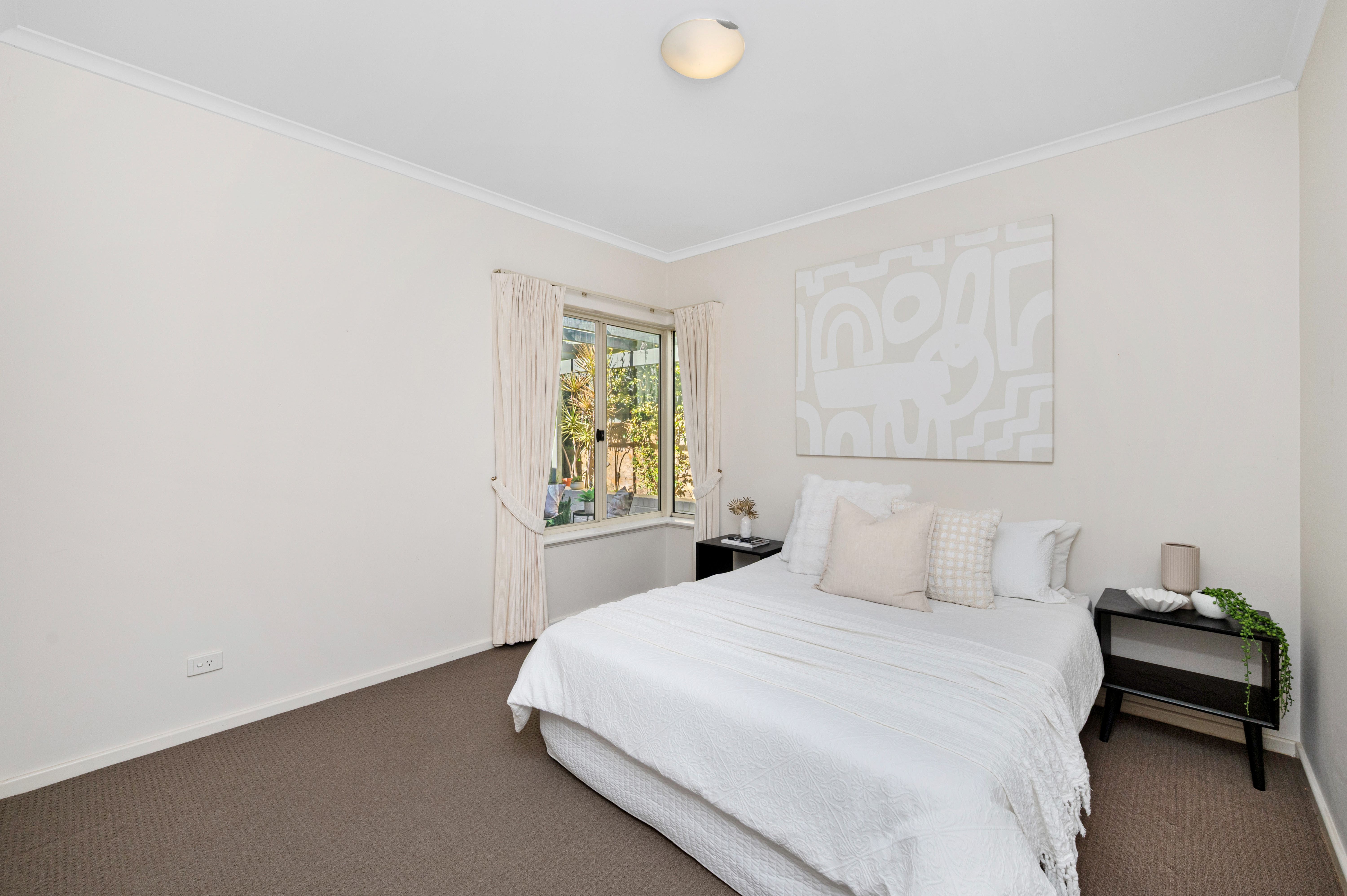 53 Bournemouth Crescent — photo 18 of 19