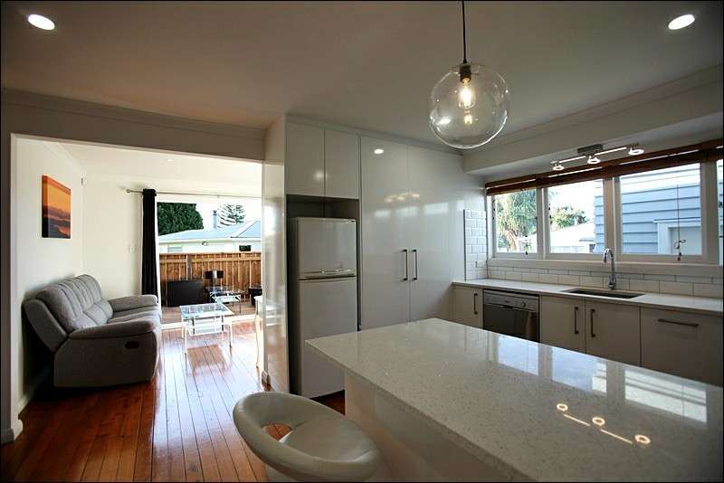 12a Denyer Place photo 5