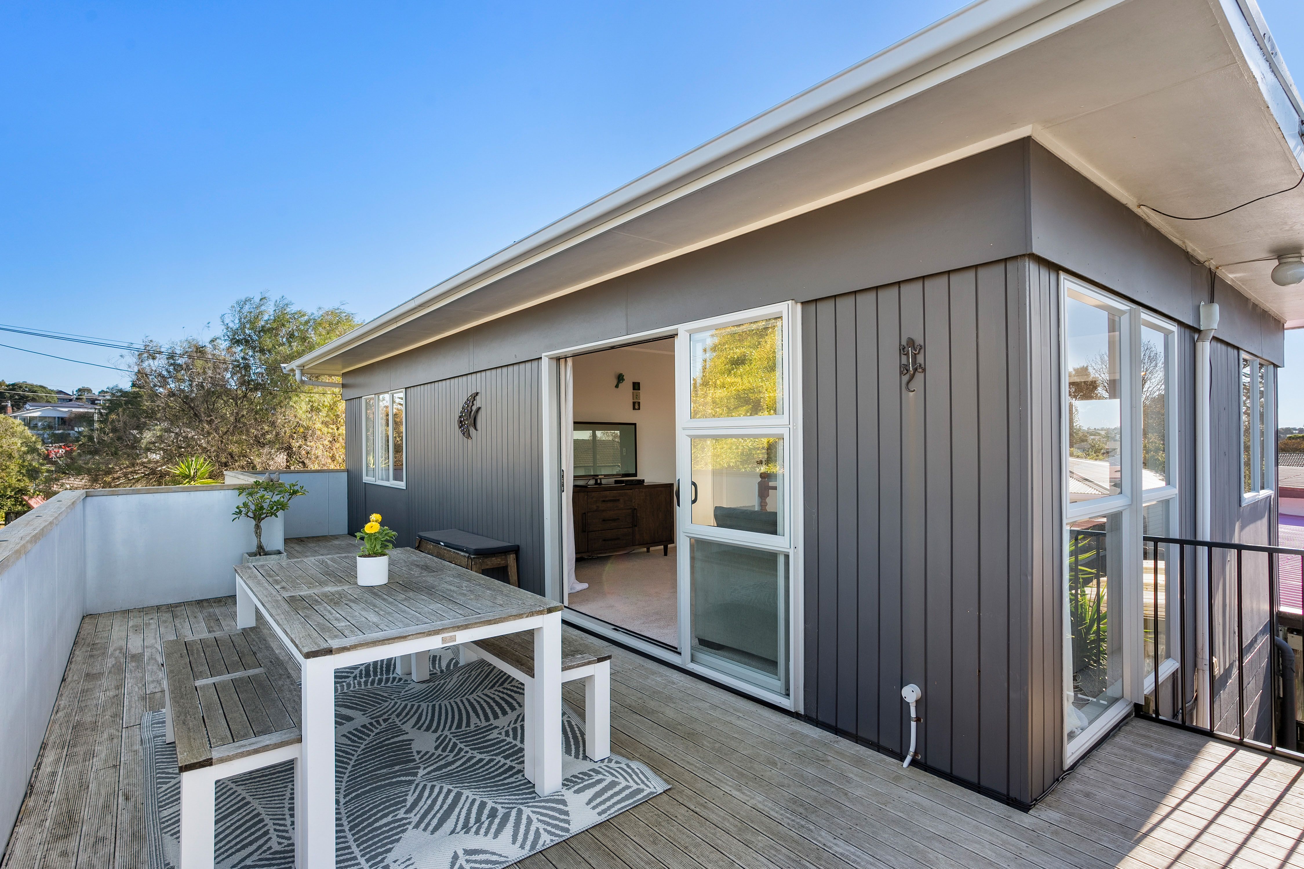 1/94 Chivalry Road, Glenfield, North Shore City