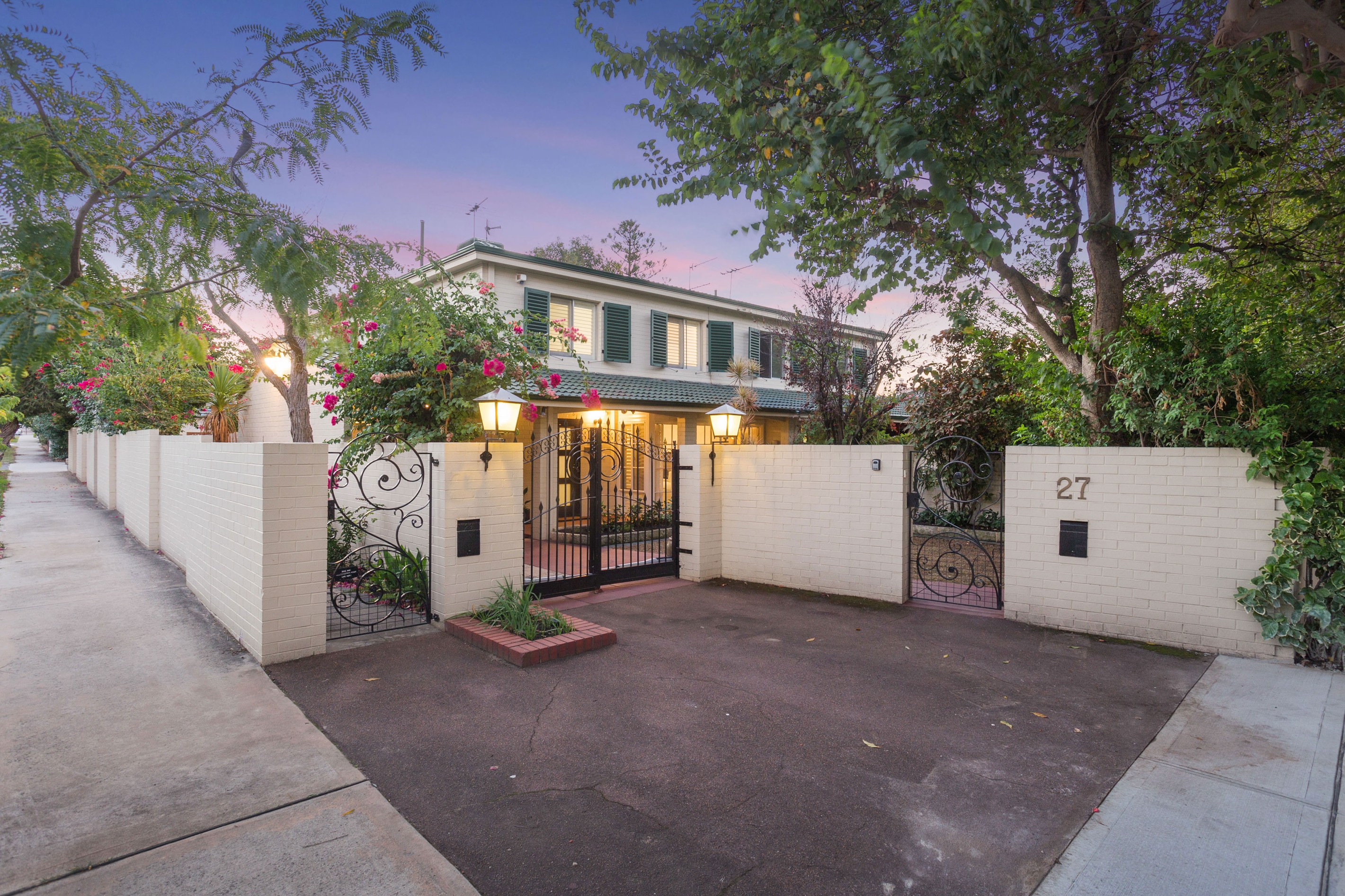 27 Kanimbla Road, Nedlands, WA 6009