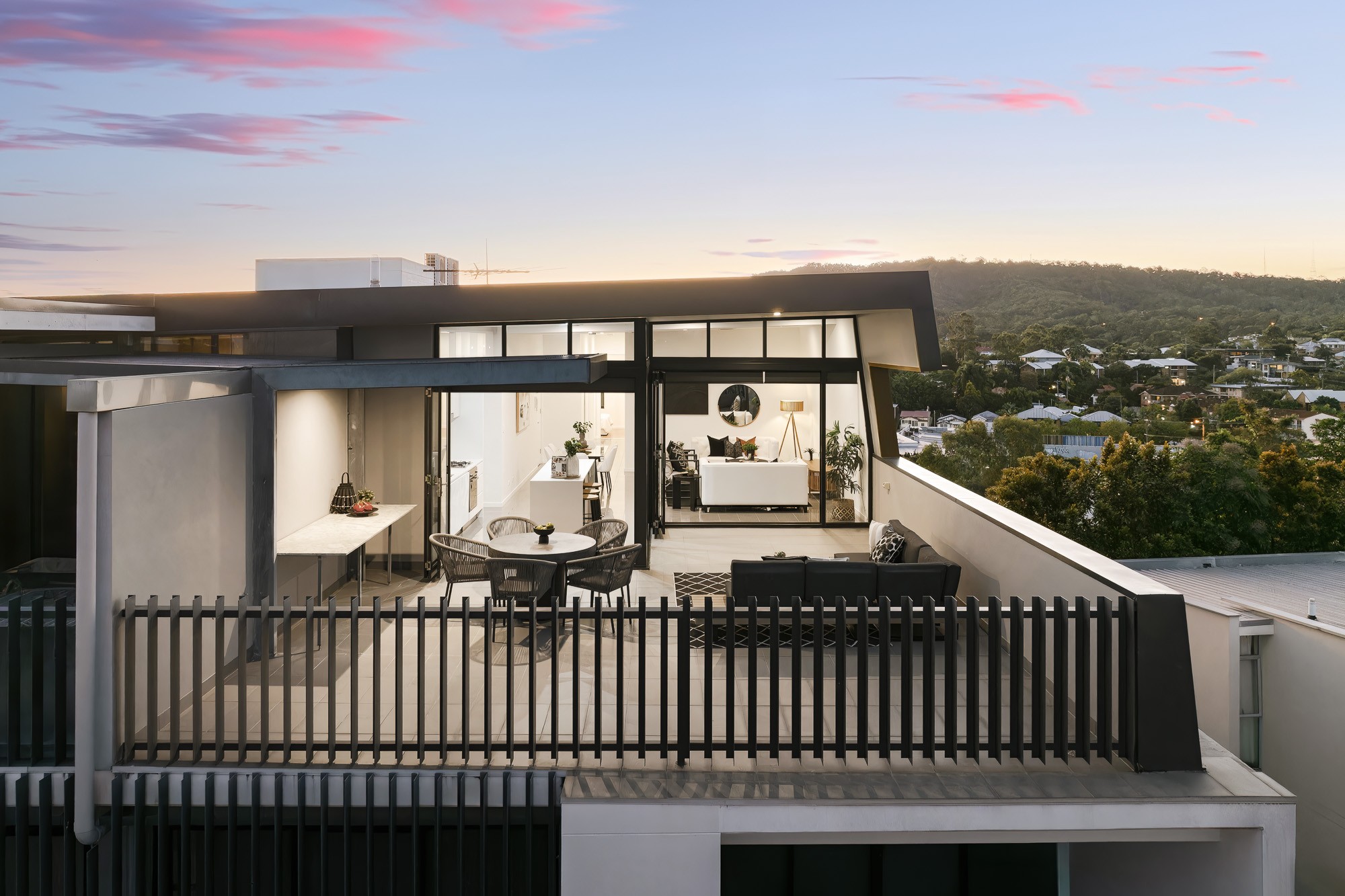 Unit 12/35 Clarence Road, Indooroopilly, QLD 4068