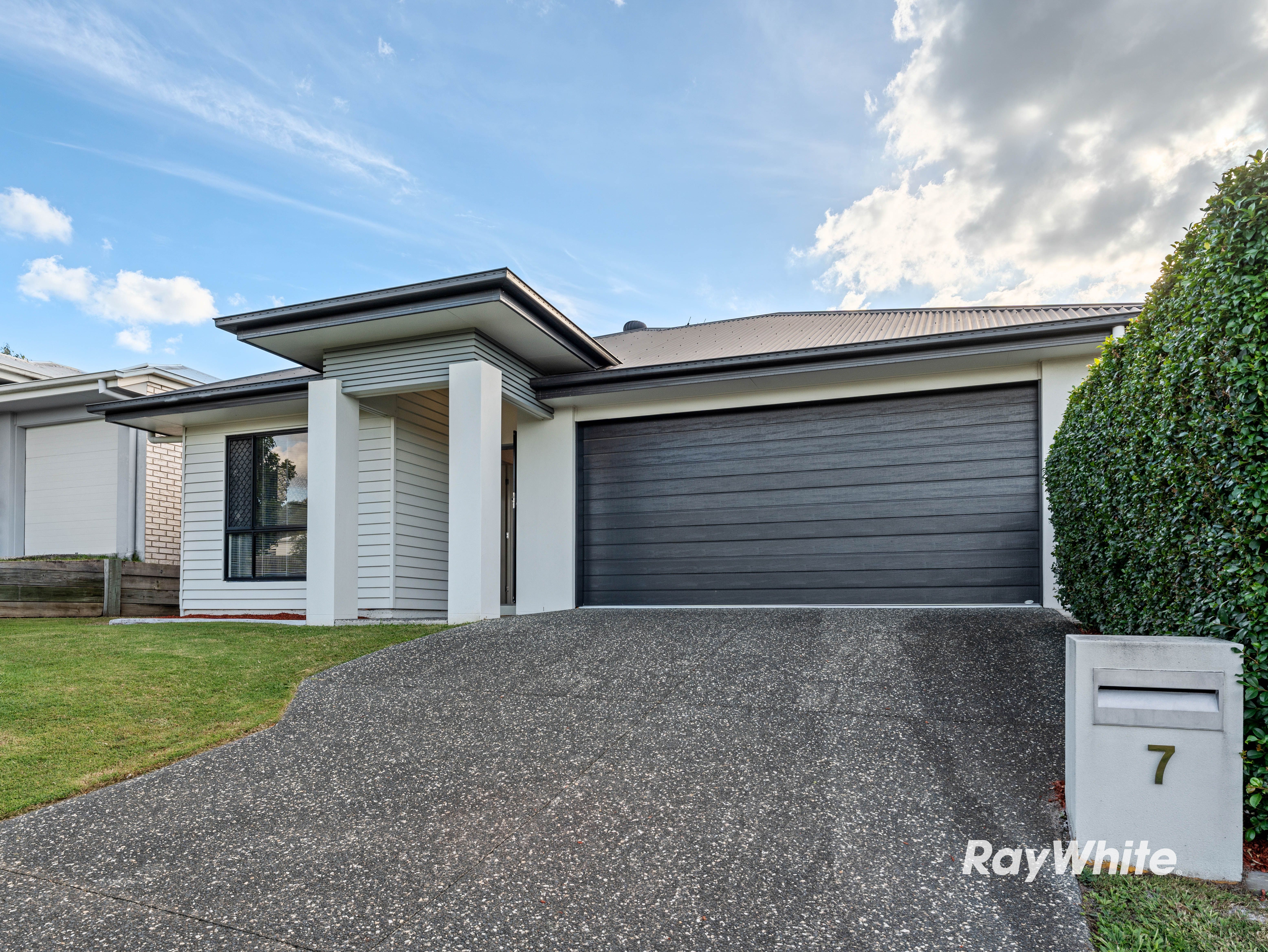 7 Mount Barney Crescent, Park Ridge, QLD 4125