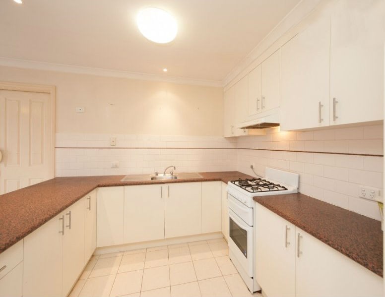 1/2 Owen Court, Lavington, NSW 2641