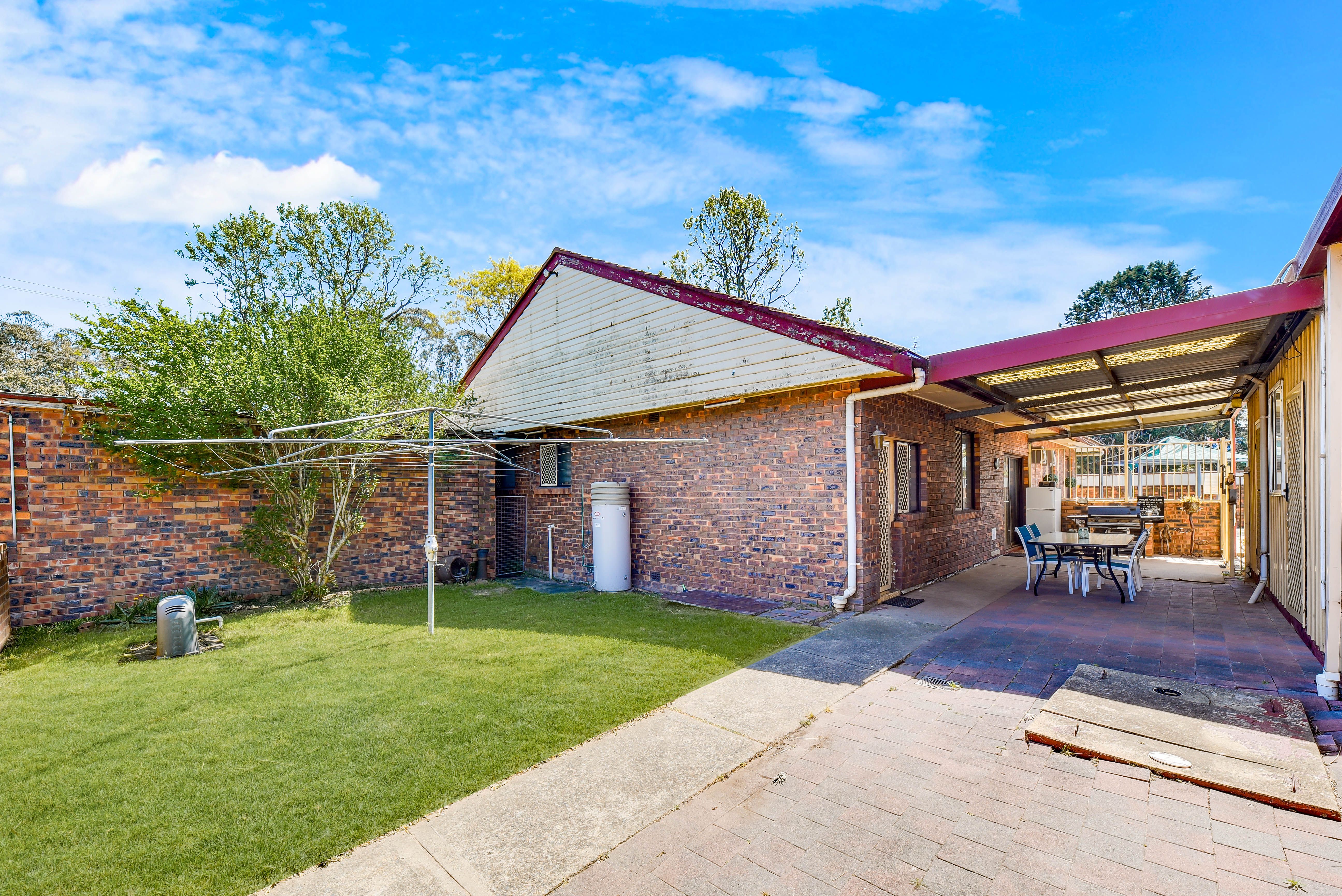 42 Racecourse Avenue, Menangle Park, NSW 2563
