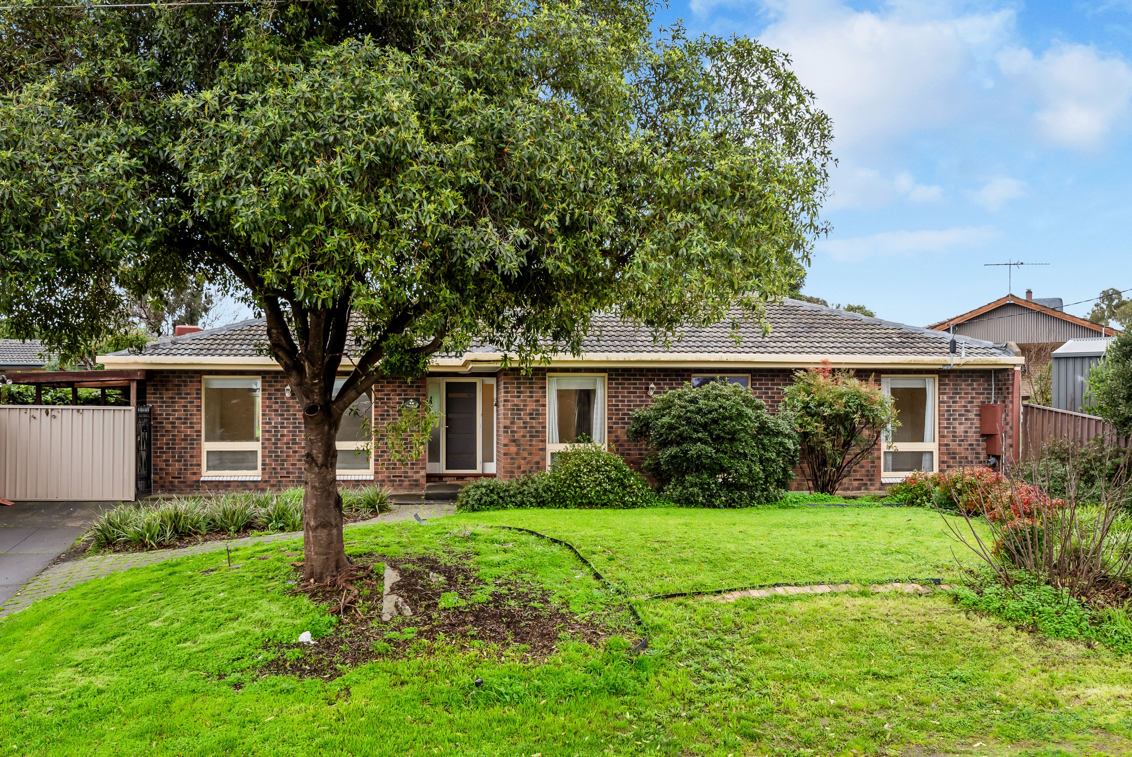 1 Dianne Street, Happy Valley, SA 5159