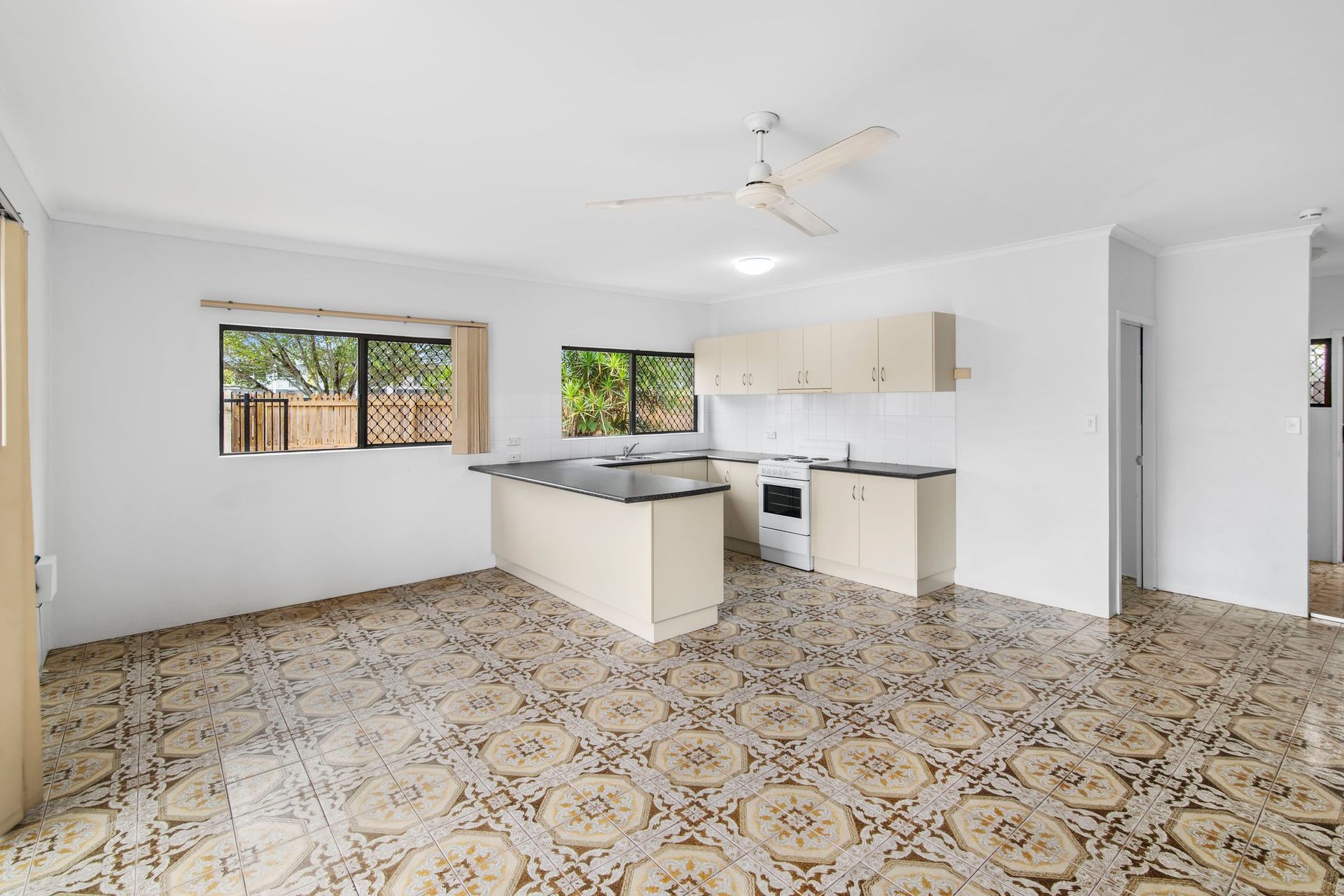 1/193-195 Spence Street, Bungalow, QLD 4870
