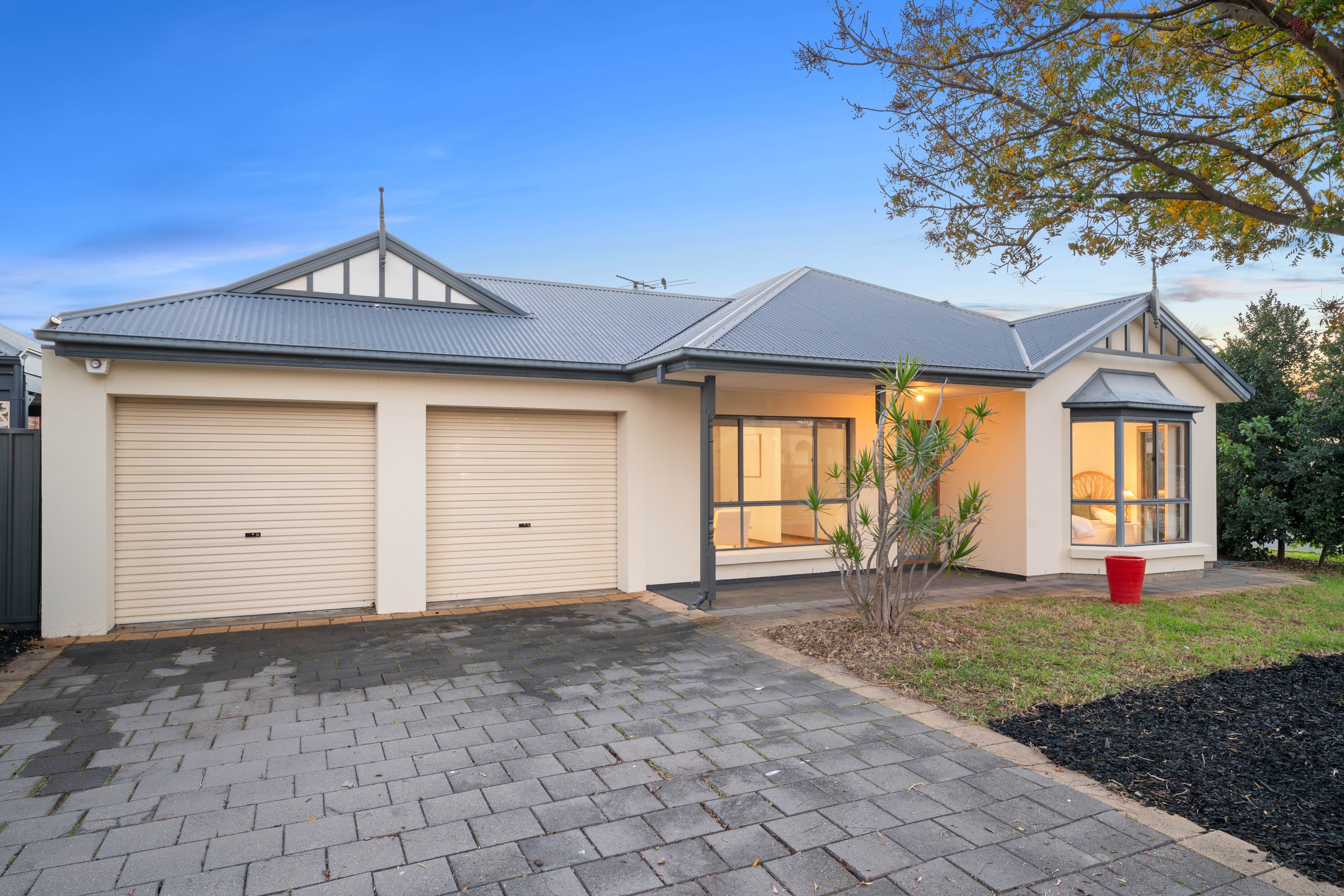 8 Maquarie Street, Mawson Lakes, SA 5095