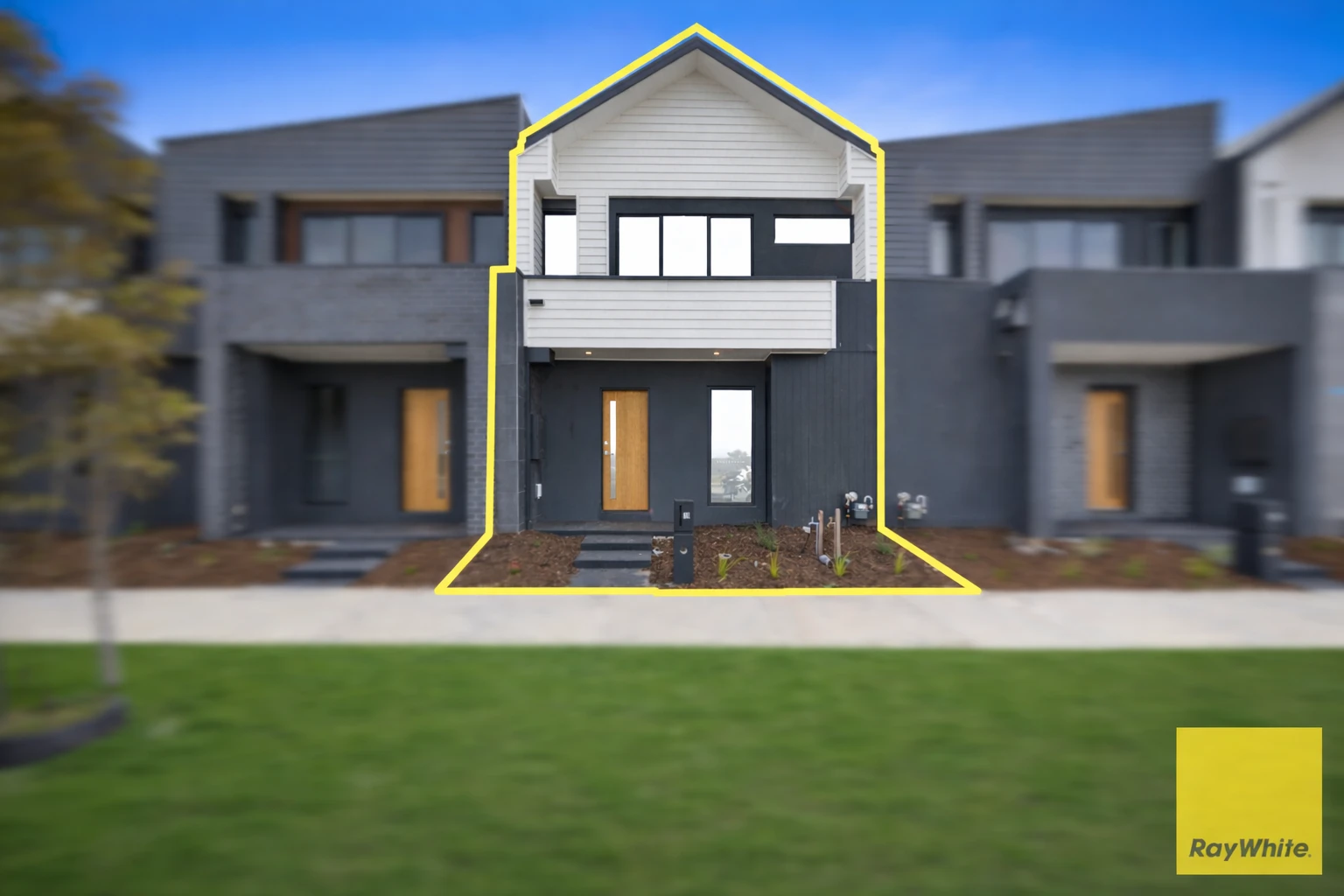 25 Irvington Road, MANOR LAKES, VIC 3024