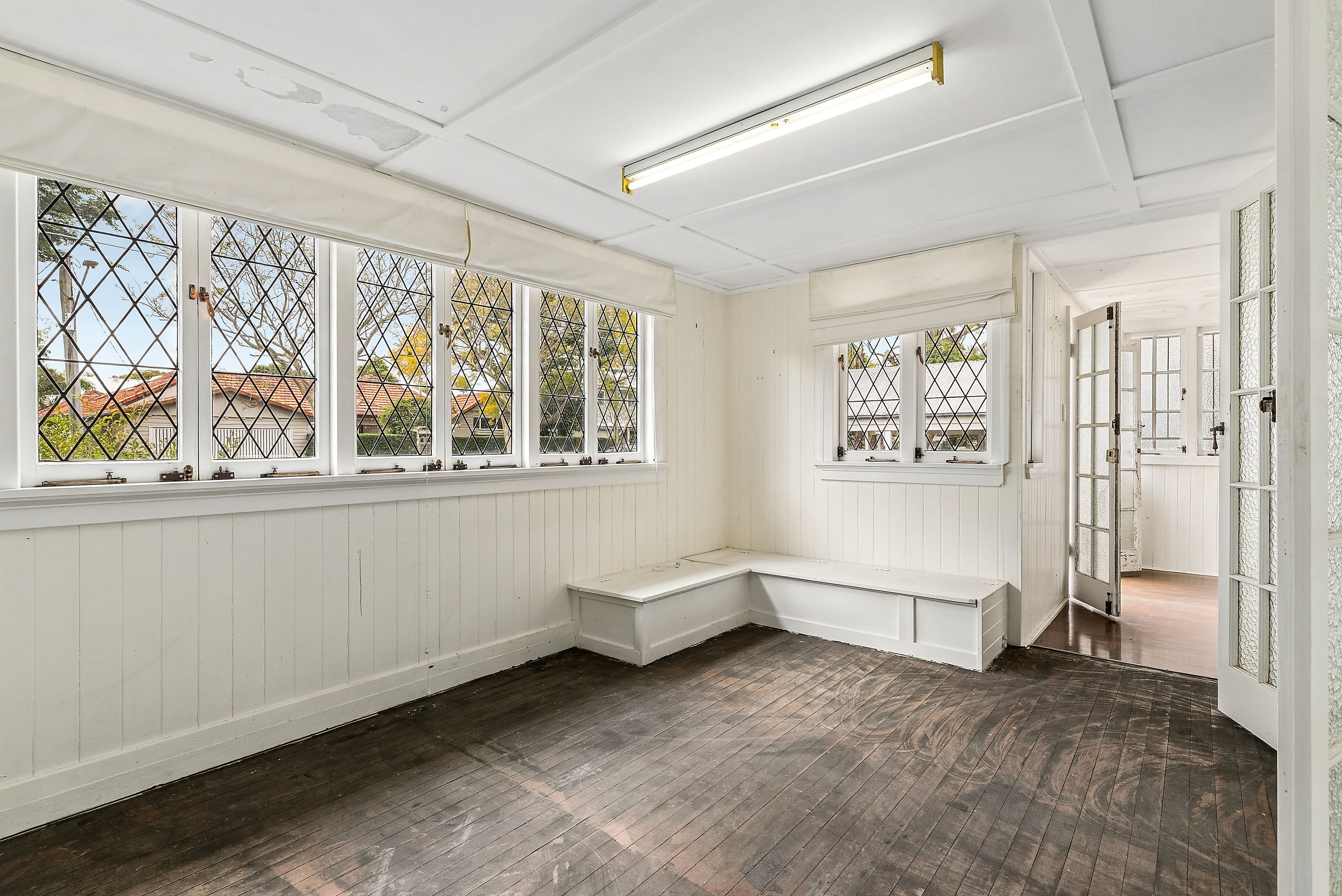 54 Mortlake Road — photo 3 of 18