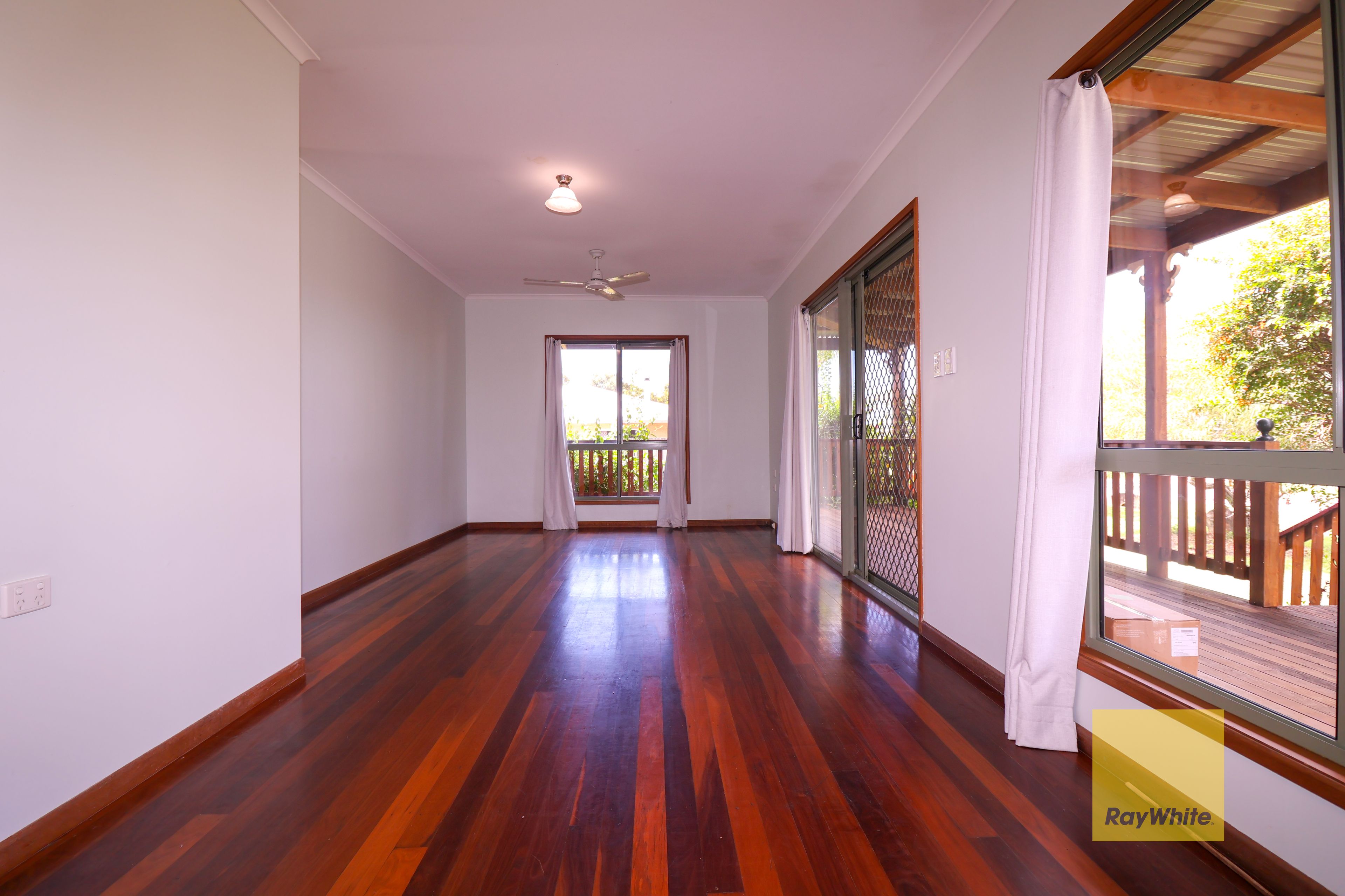 16 Grevillea Avenue — photo 6 of 18